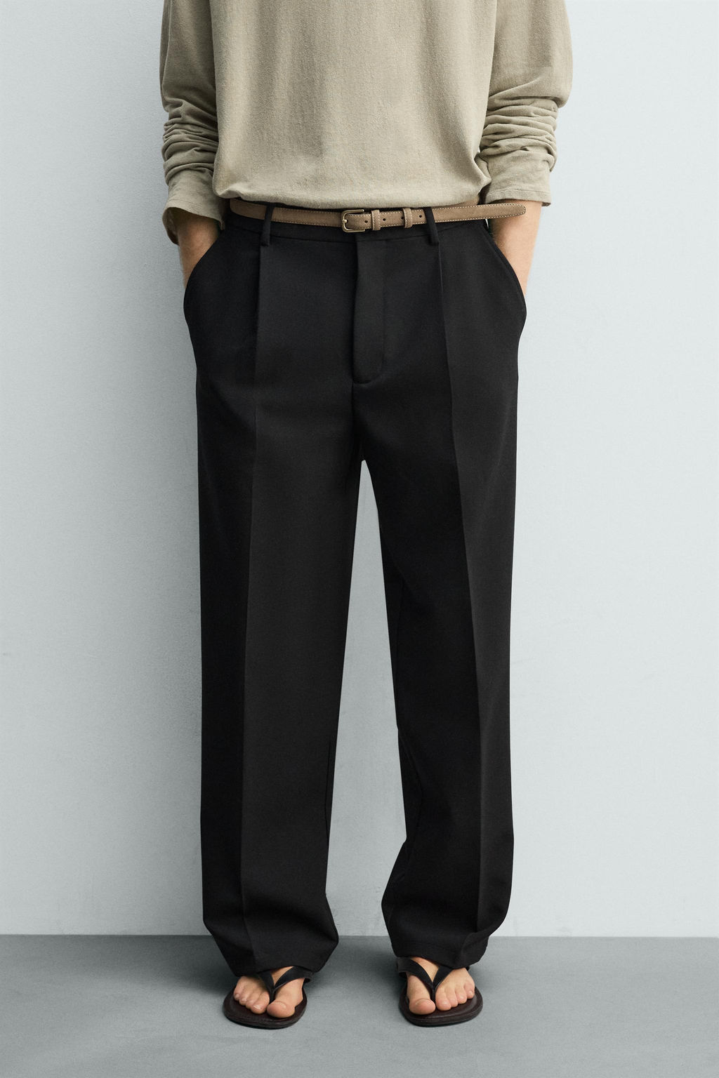 PANTAL?N CROPPED WIDE FIT PLIEGUES / Negro - Zara фото 2