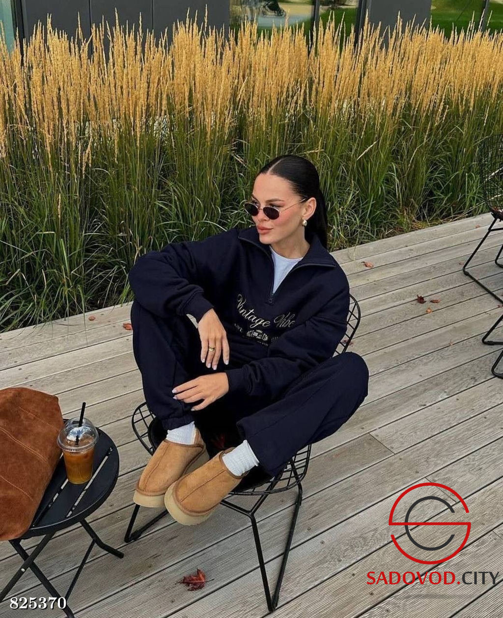 Костюм женский спортивный