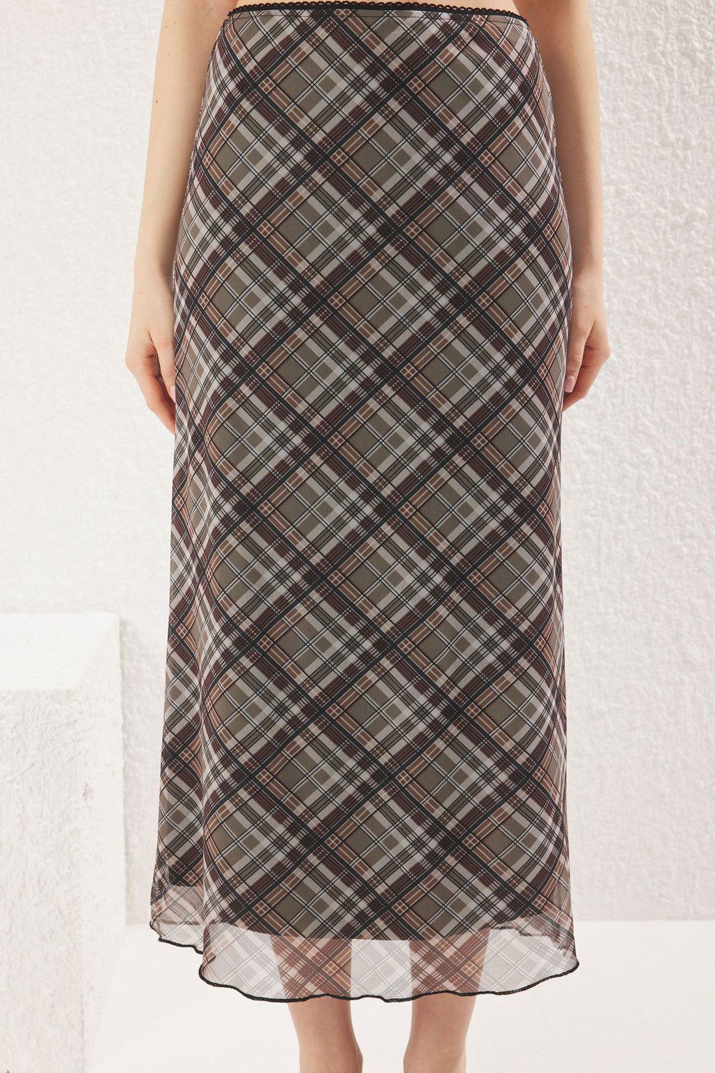 TRENDYOLMILLA Cok Renkli Ekose Desenli Tul Dantel detayl? Esnek Etek TWOSS25ET00153 фото 3