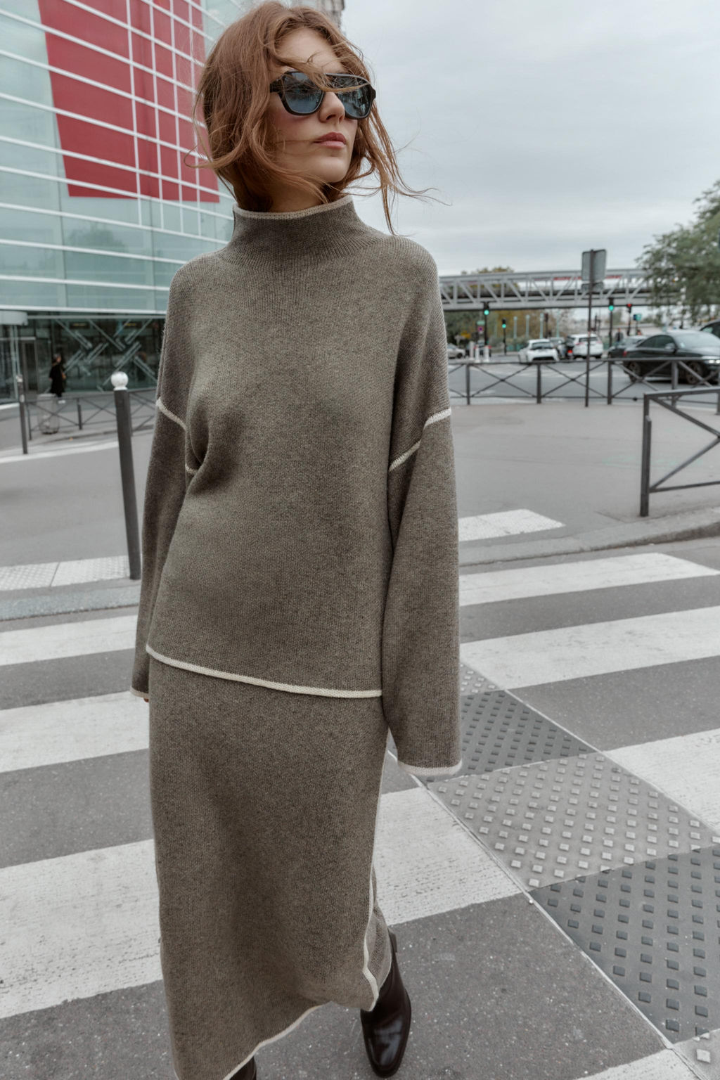 CONTRAST PIPING KNIT MIDI SKIRT