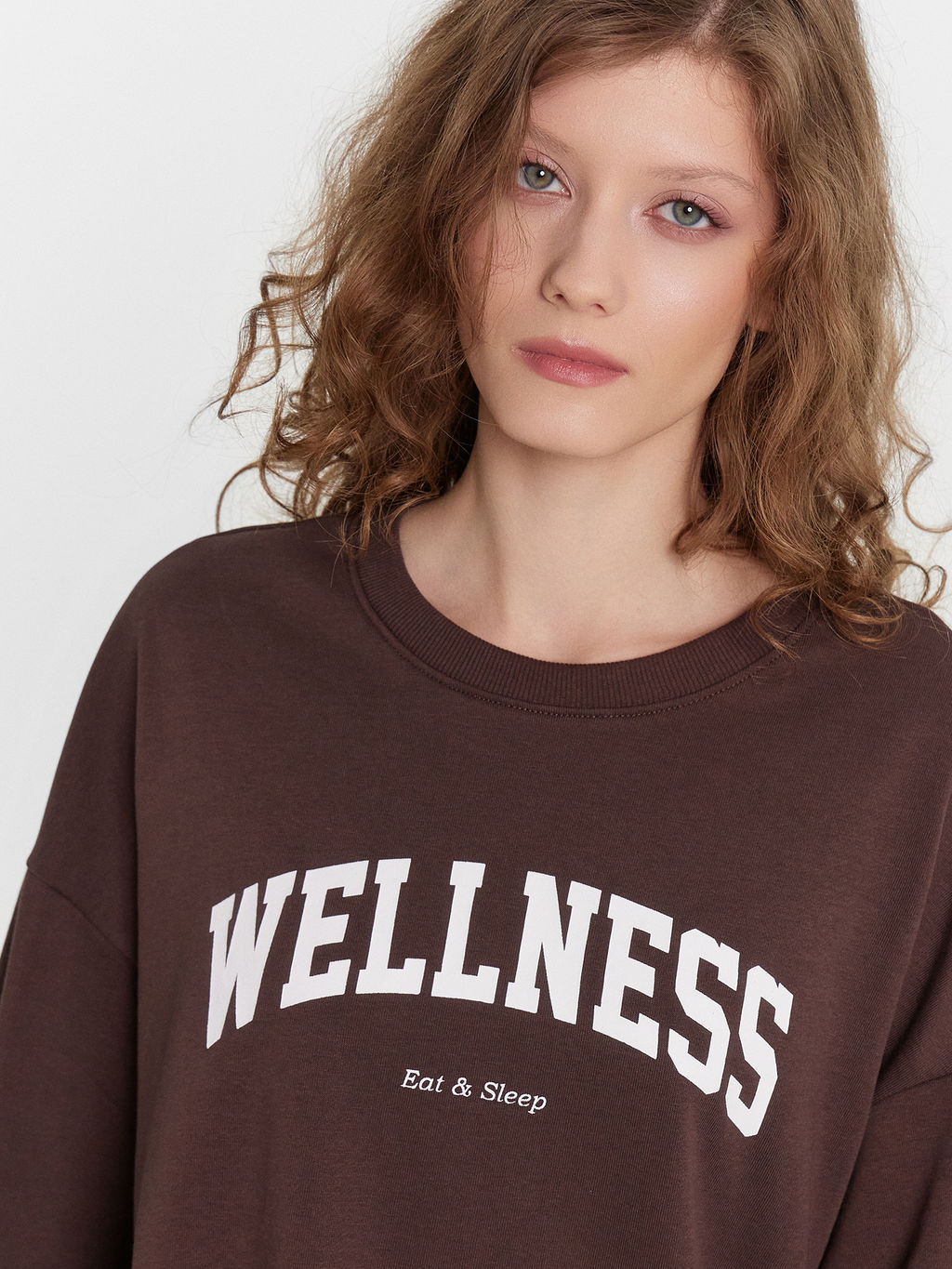 КОМПЛЕКТ ЖЕНСКИЙ (ДЖЕМПЕР, ШОРТЫ)