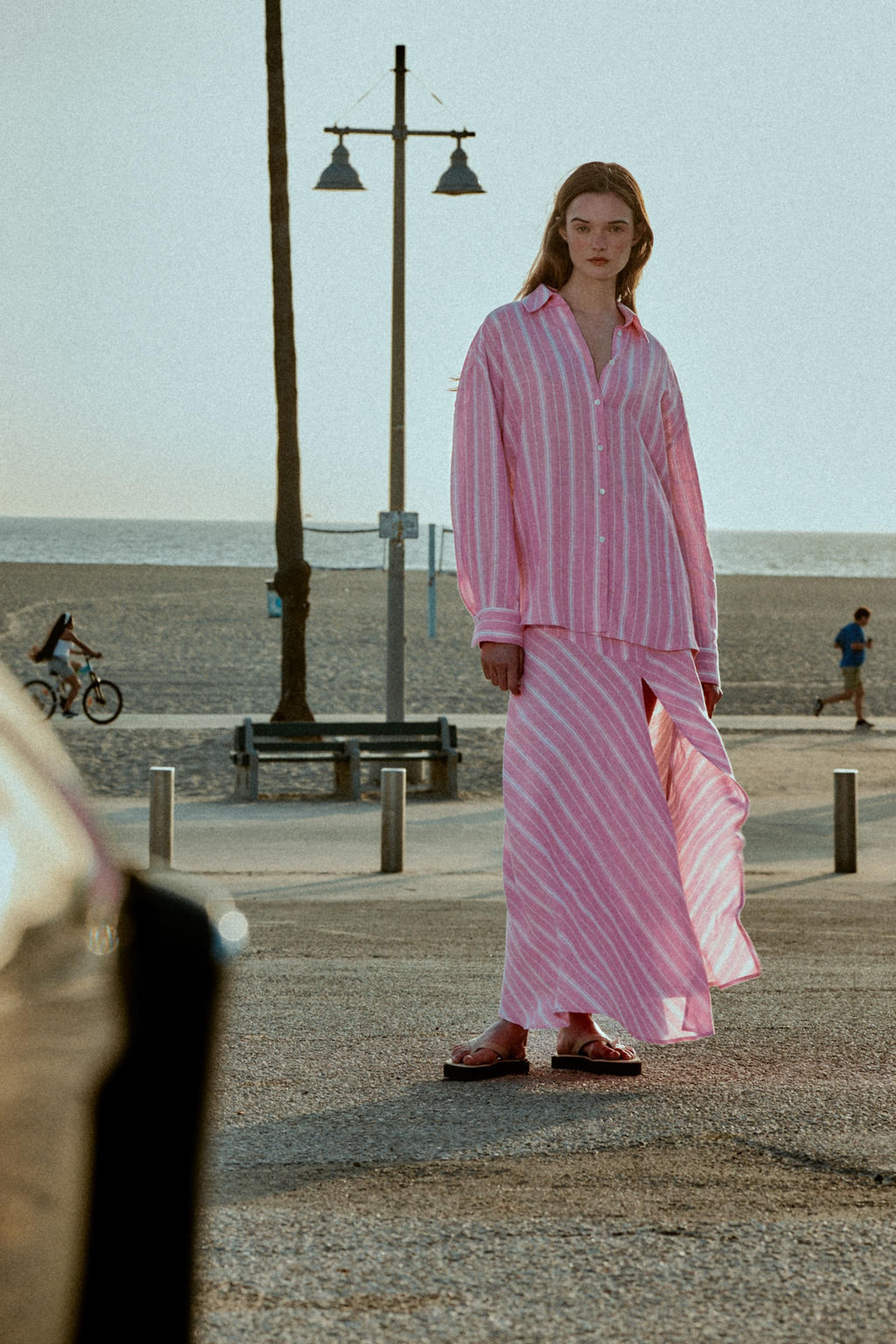 FALDA MIDI CON LINO RAYAS / Rosa / Blanco - Zara фото 7