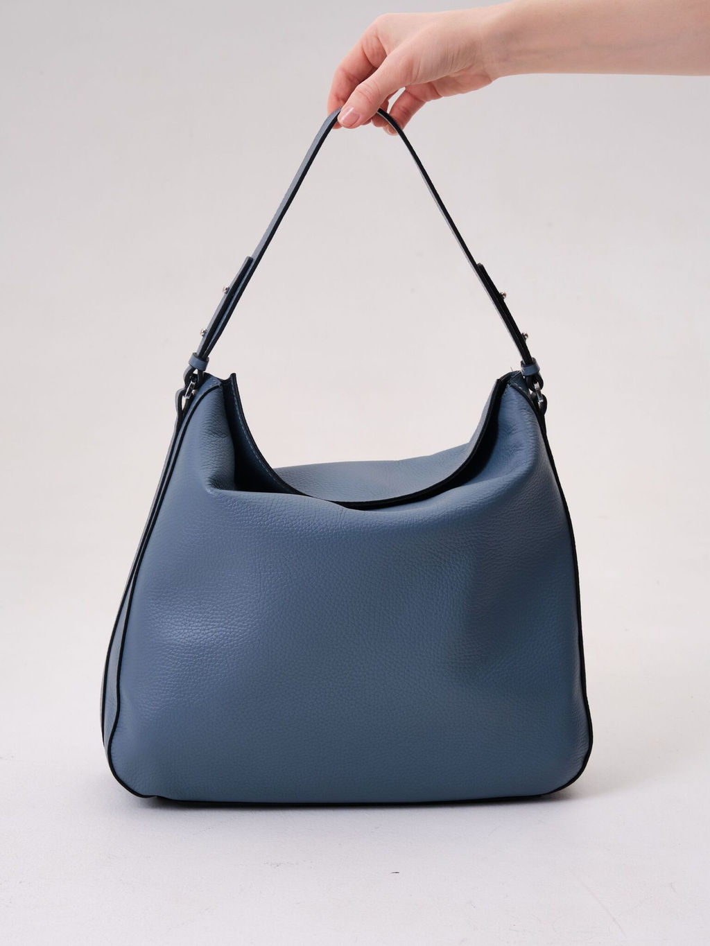 Сумка кожаная на плечо Azaro 30925 серый