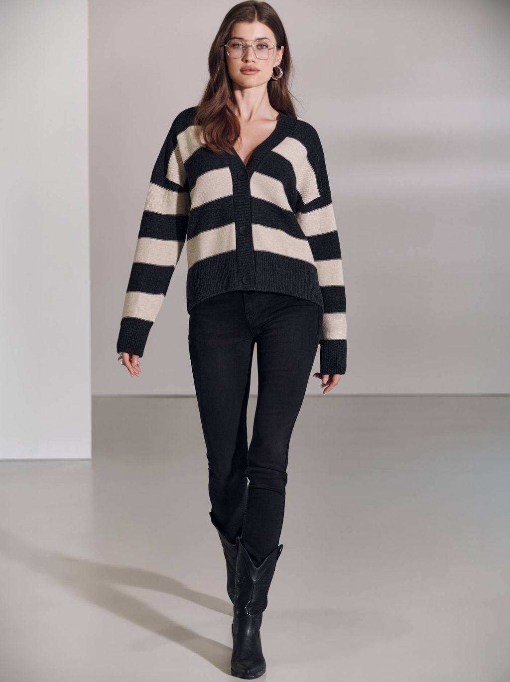 CONTE CON-671 Черные джинсы skinny с эффектом потертости и необработанным краем black