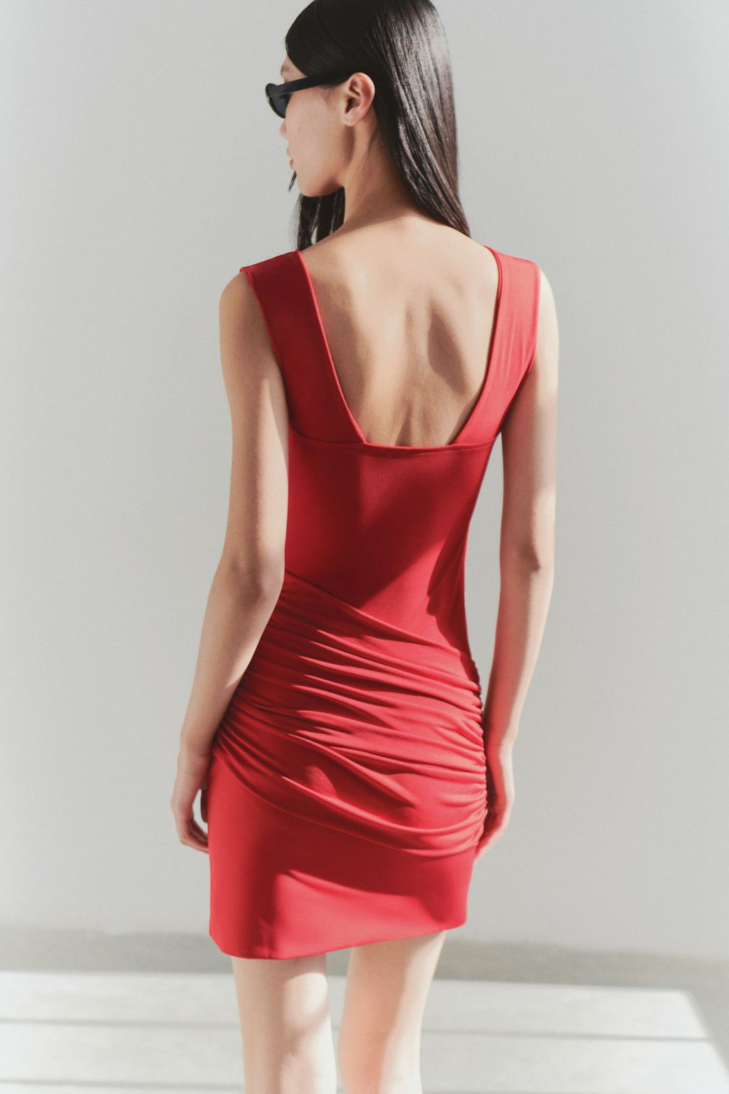 TRENDYOLMILLA Limited Edition S?rt Dekolteli Midi Bodycon Esnek Orme Elbise TWOSS25EL00482