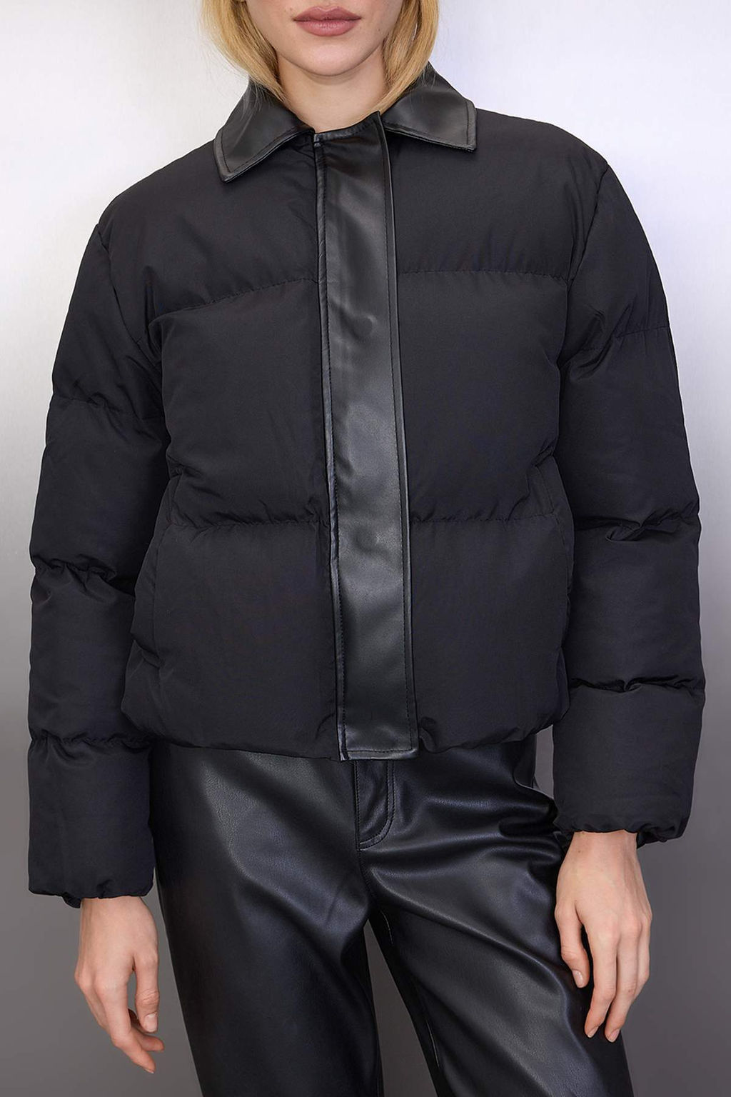 Siyah Oversize Kal?p Yakas? Suni Deri Detayl? Sisme MontTWOAW26MO00140 - Trendyolmilla фото 6