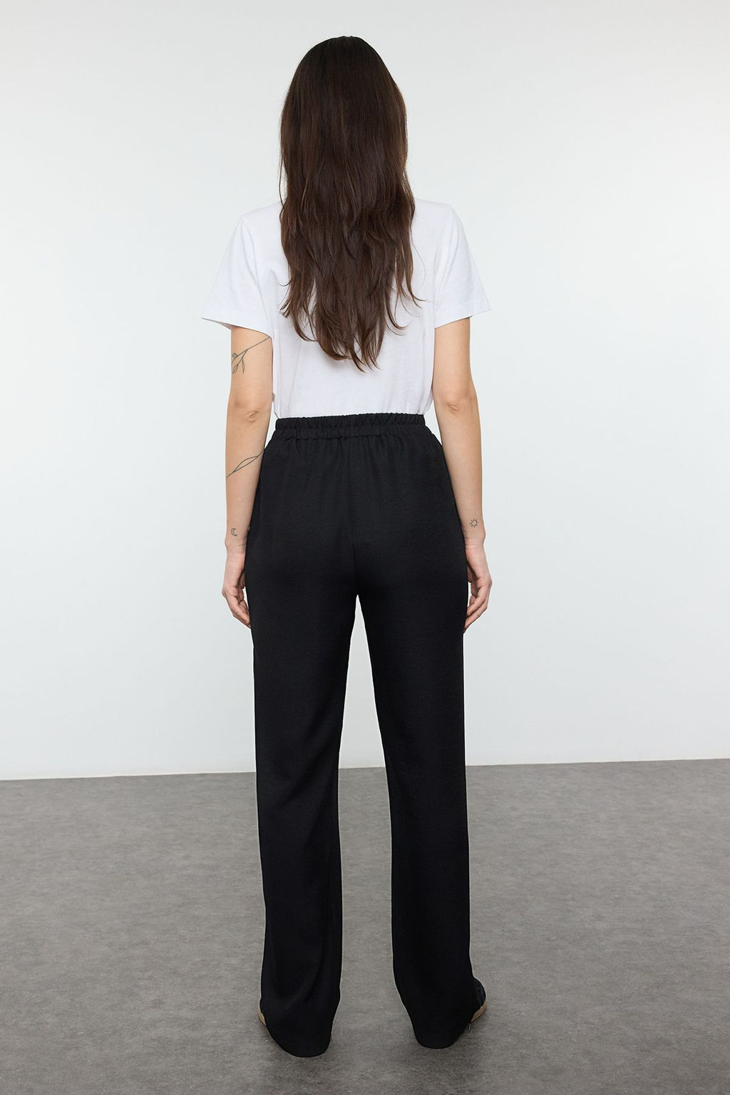 Siyah Straight/Duz Kesim Beli Lastikli Bagc?kl? Keten Gorunumlu Dokuma Pantolon TWOSS24PL00056 - Trendyolmilla фото 6