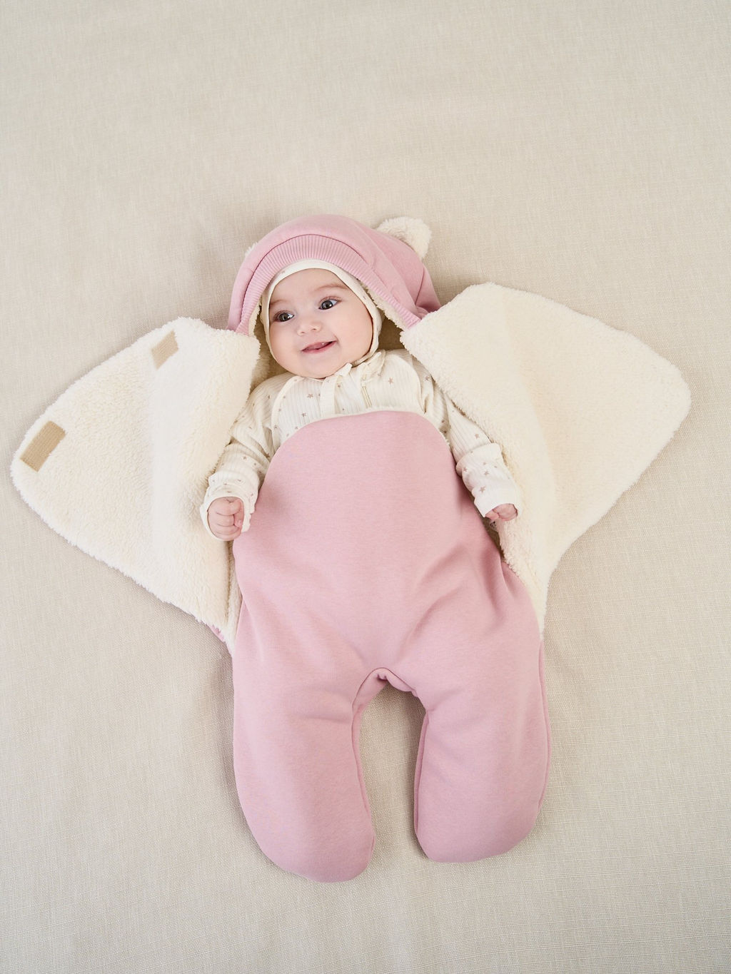 Конверт-звездочка Пудра с прорезями для ремней безопасности 0+ - Bungly фото 2