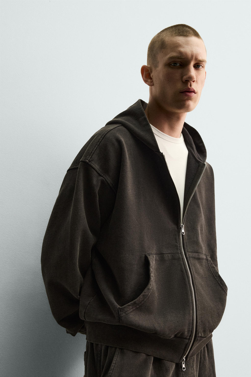 SUDADERA LAVADA CREMALLERA CAPUCHA / Marr?n oscuro - Zara фото 13