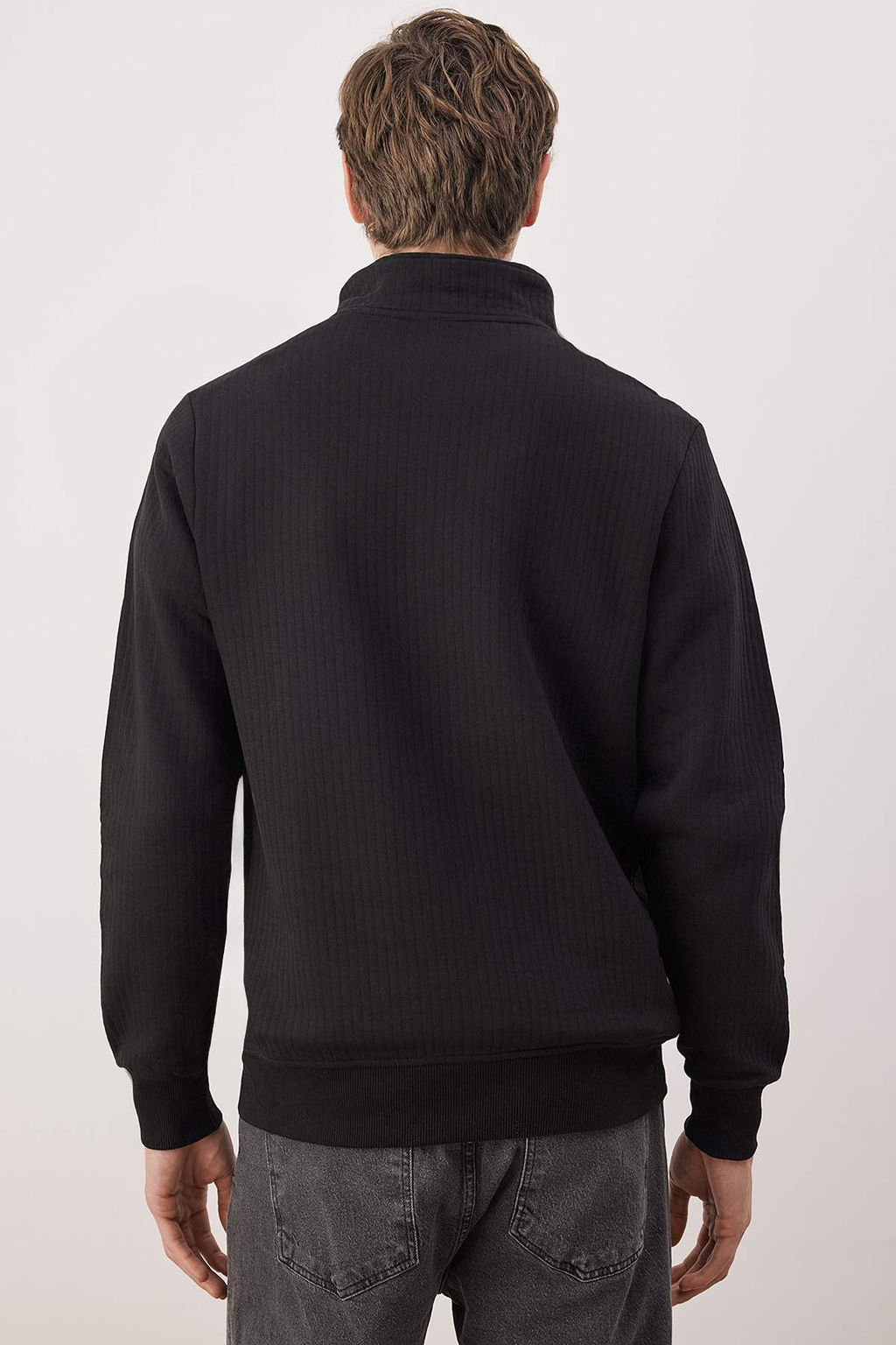 Siyah Regular/Normal Kesim Dokulu Etiket Detayl? Fermuarl? Sweatshirt TMNAW26SW00062 - Trendyolmilla фото 4