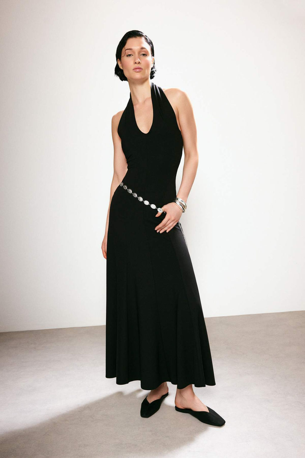 Trendyol Studio Collection Siyah Belden Ac?lan Kemerli Kolsuz Esnek Orme Elbise TWOSS26EL00391 - Trendyolmilla фото 3
