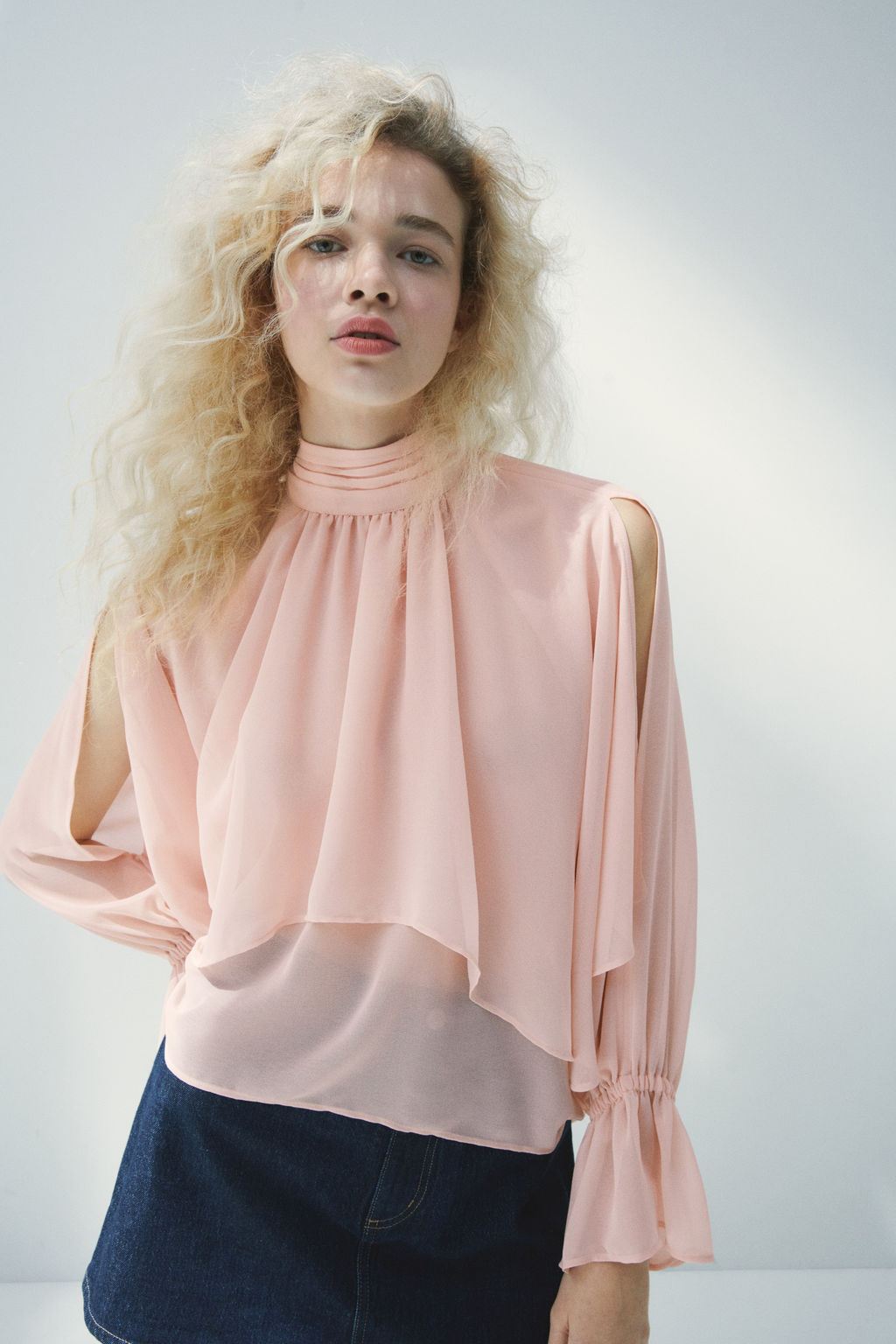 Blusa de volantes con detalle efecto capa - H&m фото 3