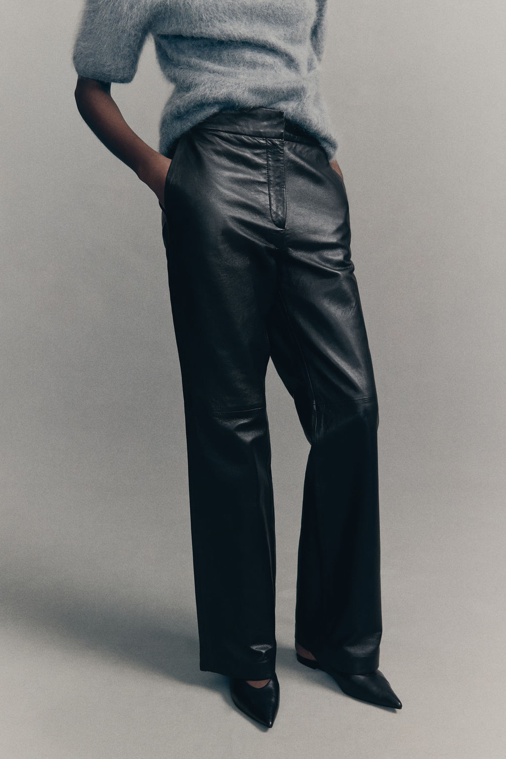 Pantal?n bootcut de piel