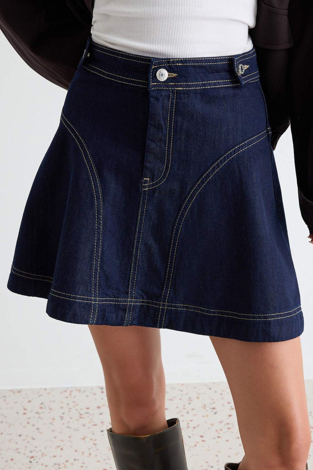 Koyu Mavi Volanl_ Diki_ Detayl_ Mini Denim Etek TWOAW27ET00023 - Trendyolmilla фото 3