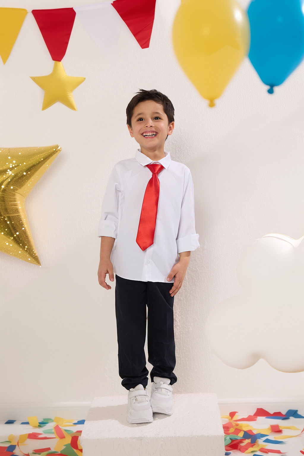 Unisex Beyaz Cocuk Pamuklu Basic Regular/Normal Kesim Dokuma Okul Gomlegi TKDAW25GO00002