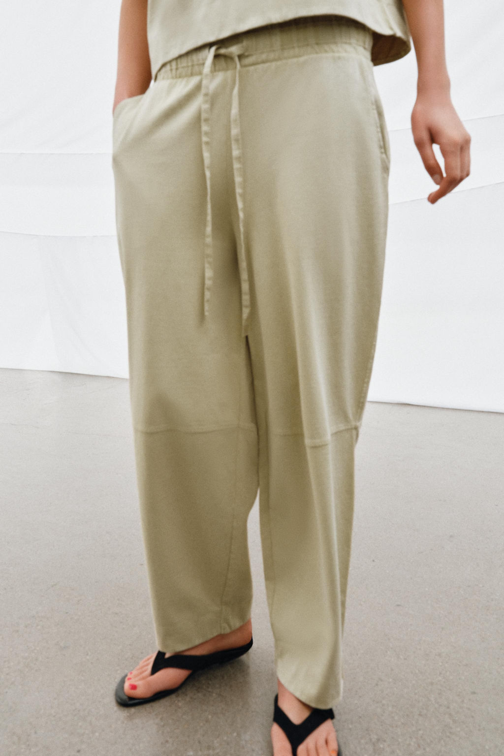 PANTAL?N HEAVY COTTON WIDE LEG / Verde claro - Zara фото 2