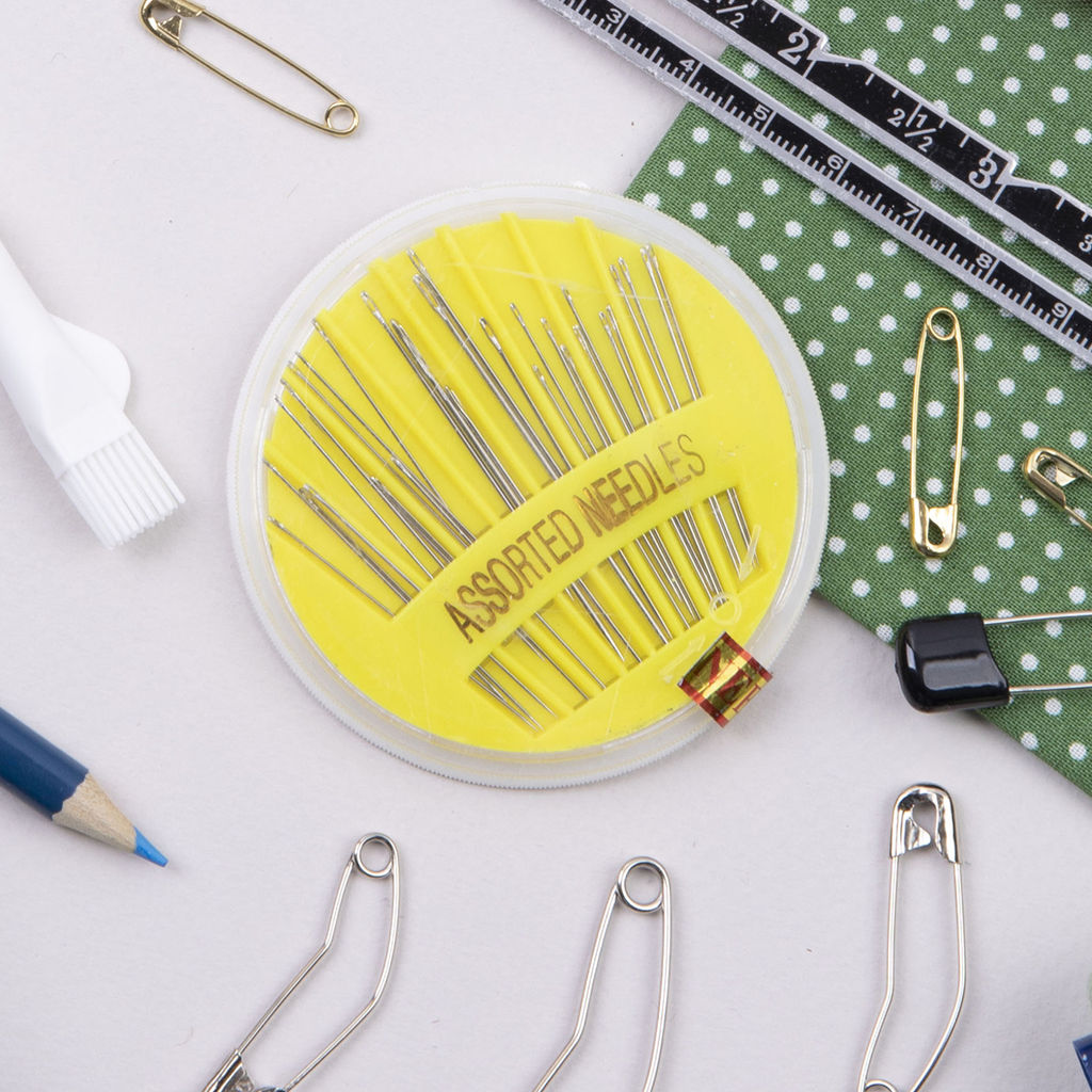 Иглы для шитья ручные Gamma HN-03 в круге малые 30 шт. в пластиковой упаковке