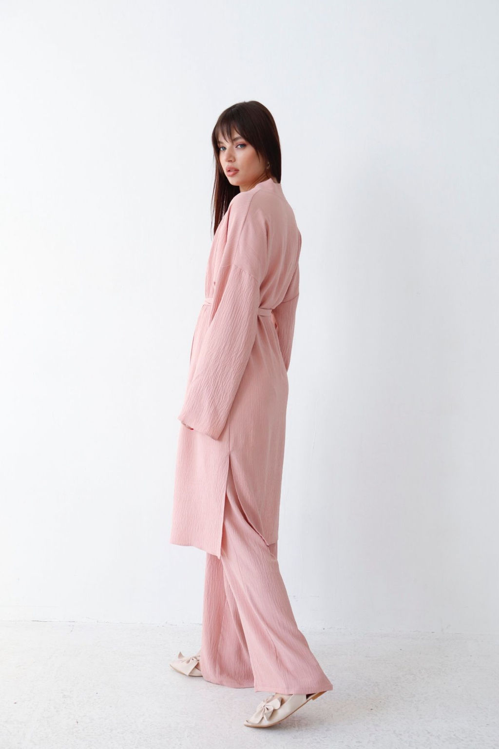9164 Костюм из кимоно и брюк-палаццо пудровый - Martichelli фото 9
