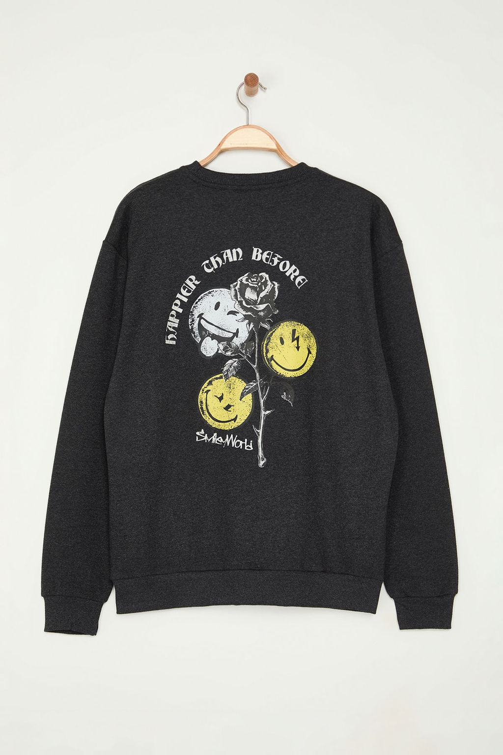 TRENDYOL MAN Un?sex Antrasit Oversize/Genis Kesim Smiley Orijinal Lisansl? S?rt Bask?l? Sweatshirt TMNAW25SW00132 - Trendyolmilla фото 6