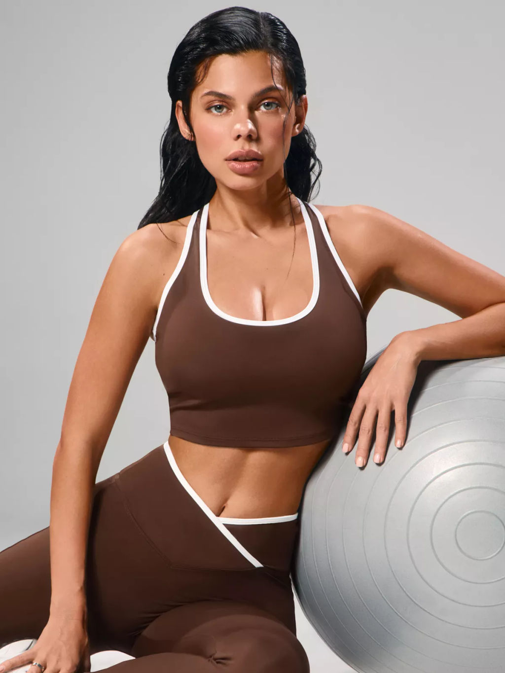 Спортивный топ-бра