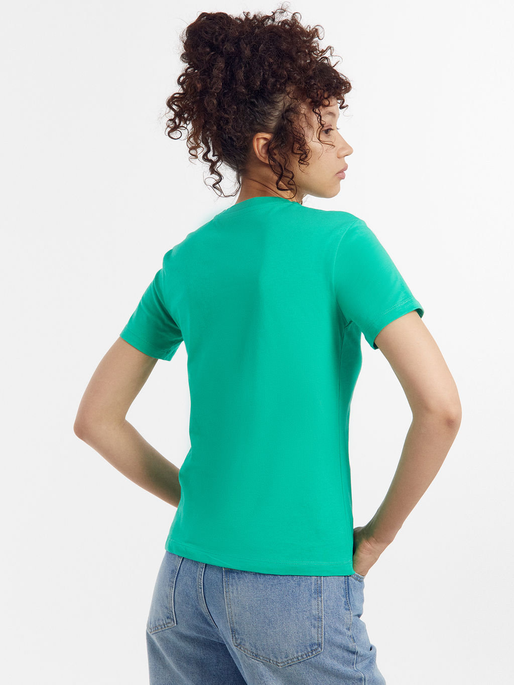 Футболка женская в зеленом цвете зеленый топаз 302680 - Mark formelle фото 3