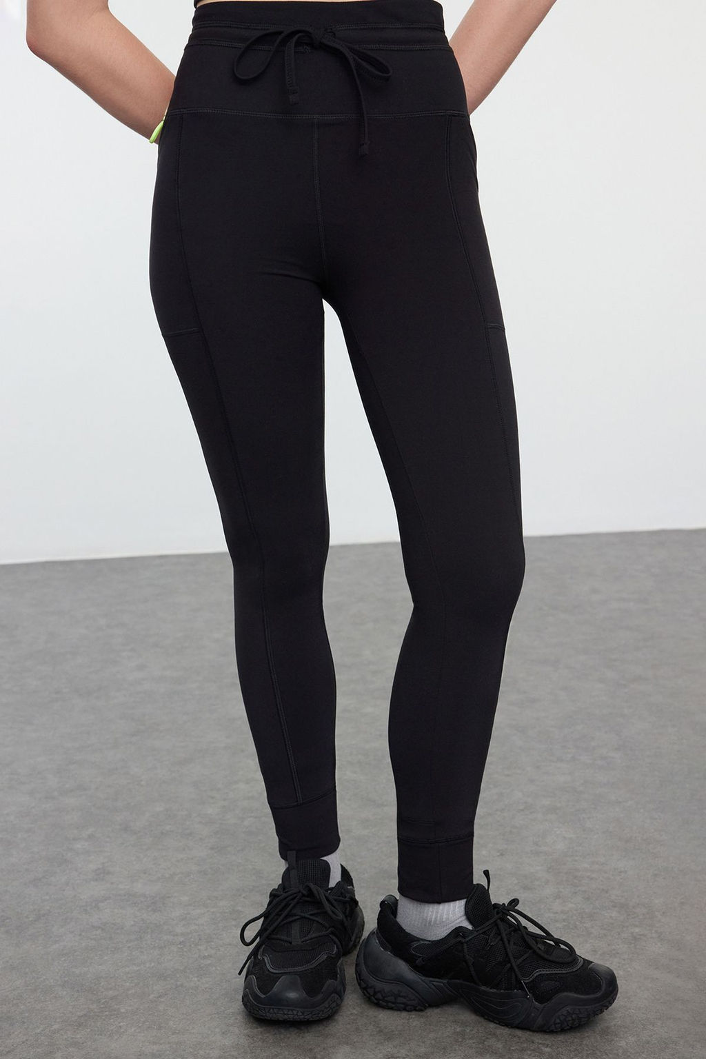 TRENDYOLMILLA Kahverengi F?rcal? Soft Kumas Cep ve Baglama Detayl? Tam Boy Orme Spor Tayt THMAW25TY00014  фото 4