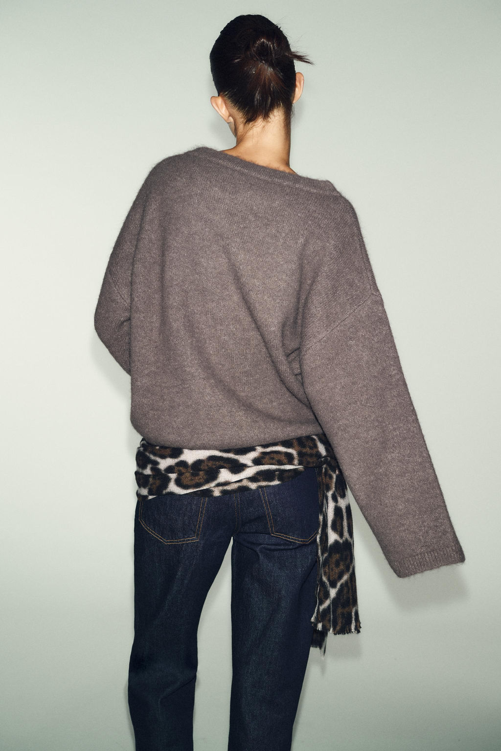 KNIT JUMPER WITH BROOCH - Zara фото 12