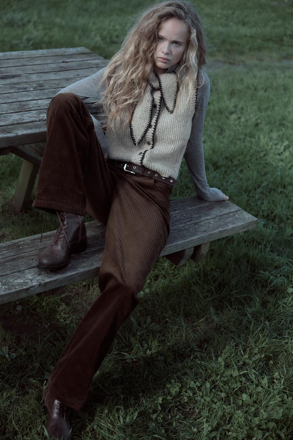 KNIT WAISTCOAT WITH BOW