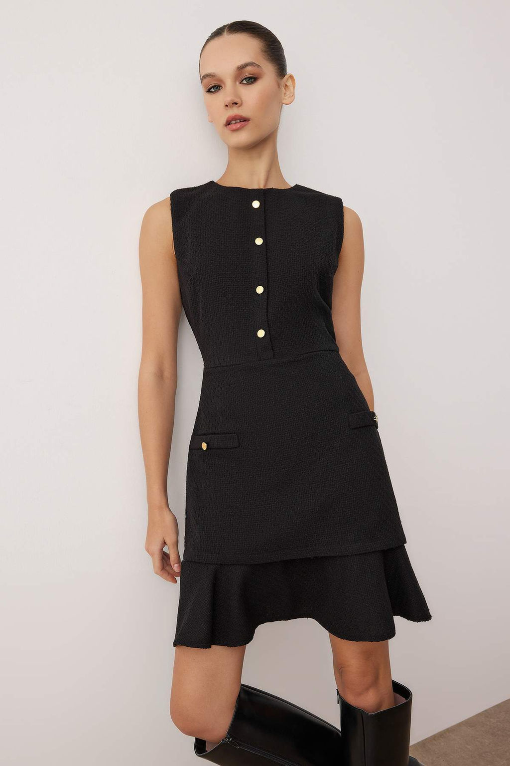 Siyah Dugmeli K?sa / Mini Tuvit Dokuma Elbise TWOAW26EL00068