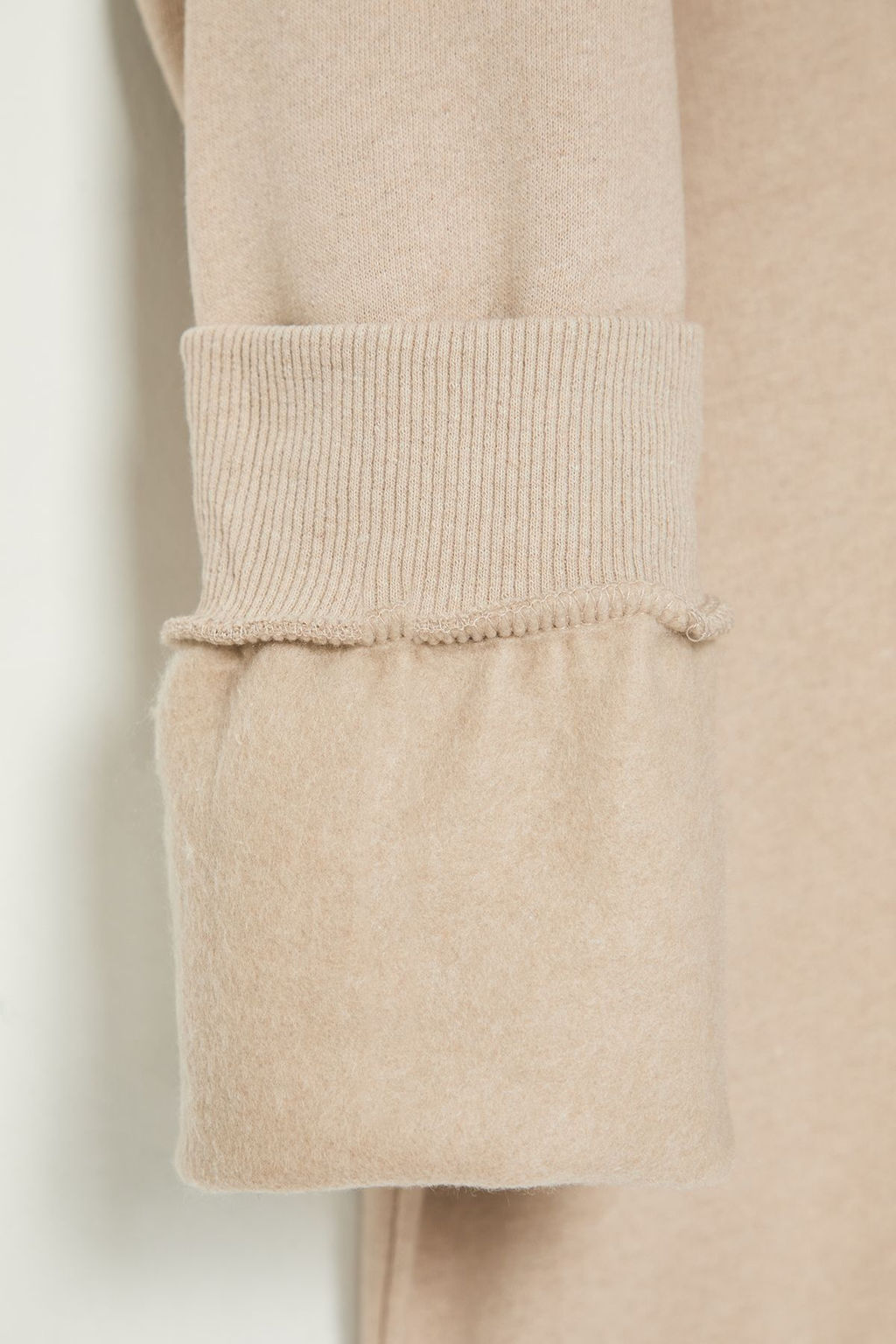 Bej B_y_k Beden Bisiklet Yaka Oversize/Geni_ Kesim S_rt Bask_l_ __i Polar Sweatshirt TMNAW24AO00004