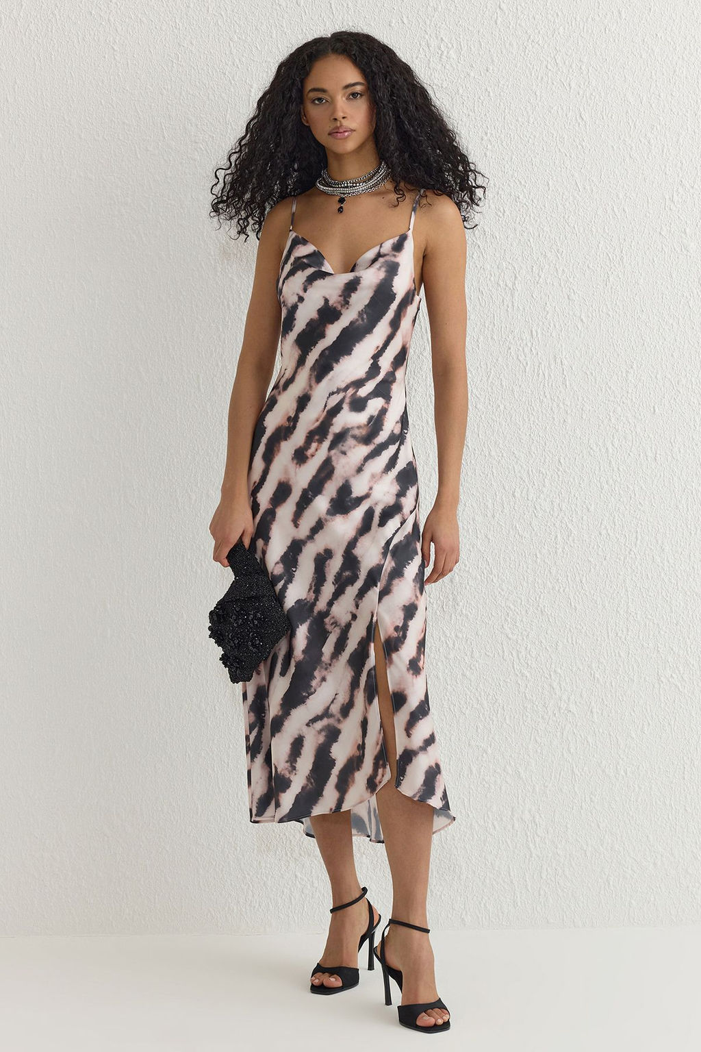 TRENDYOLMILLA Siyah Astarl? Dokuma Saten S?k Abiye Elbise TPRSS19BB0058 фото 19