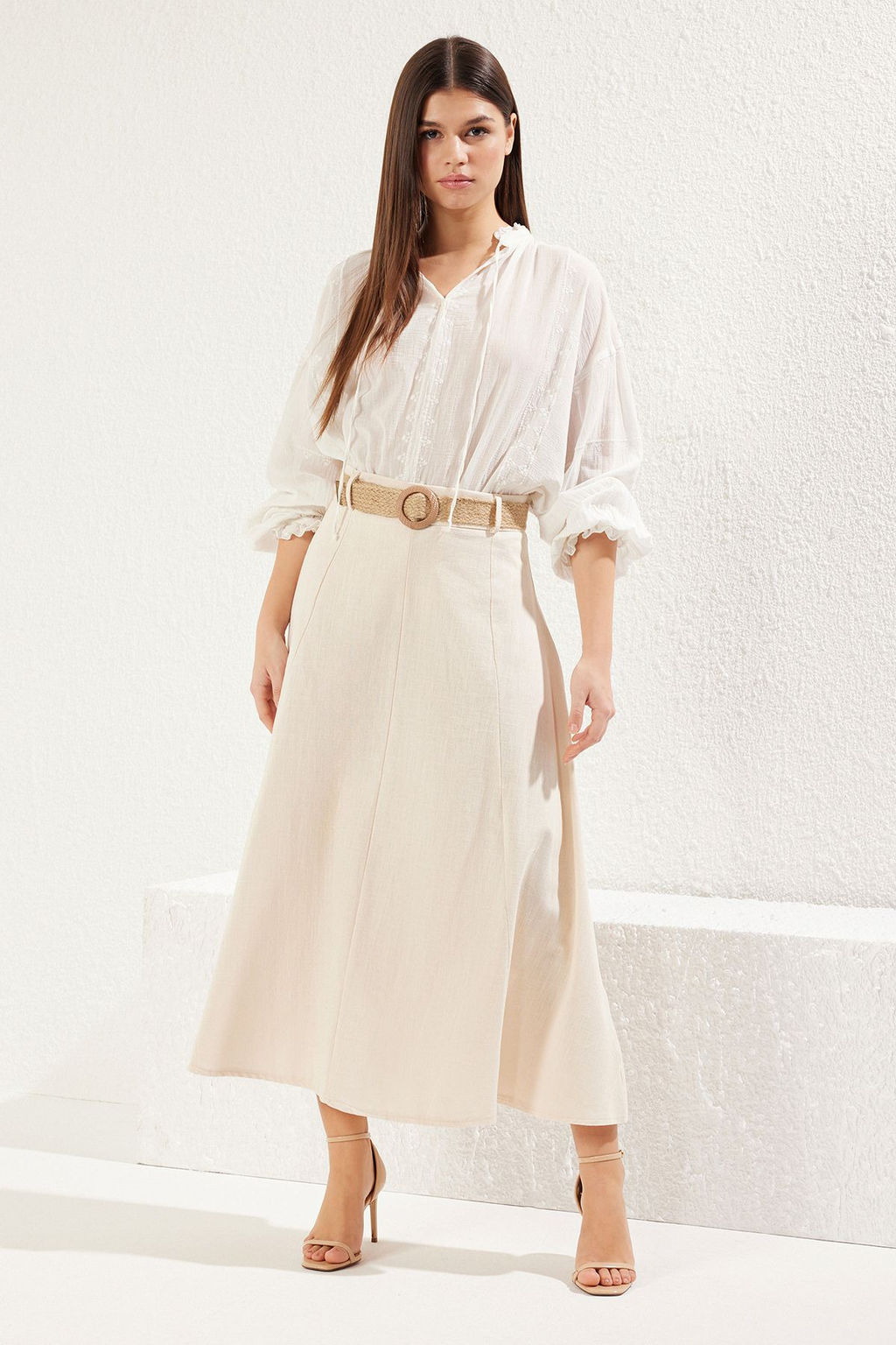 TRENDYOLMILLA Bej Kemer Detayl? Keten Maxi Boy A-line Maxi Boy Dokuma Etek TWOSS25ET00071