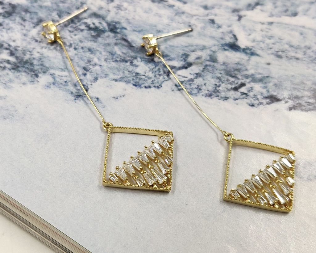 Серьги стильные