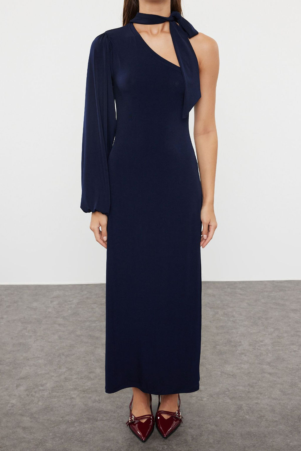 Lacivert Duz Fular Detayl? Fitted/Vucuda Oturan Esnek Orme Elbise TWOAW25EL00407 - Trendyolmilla фото 3