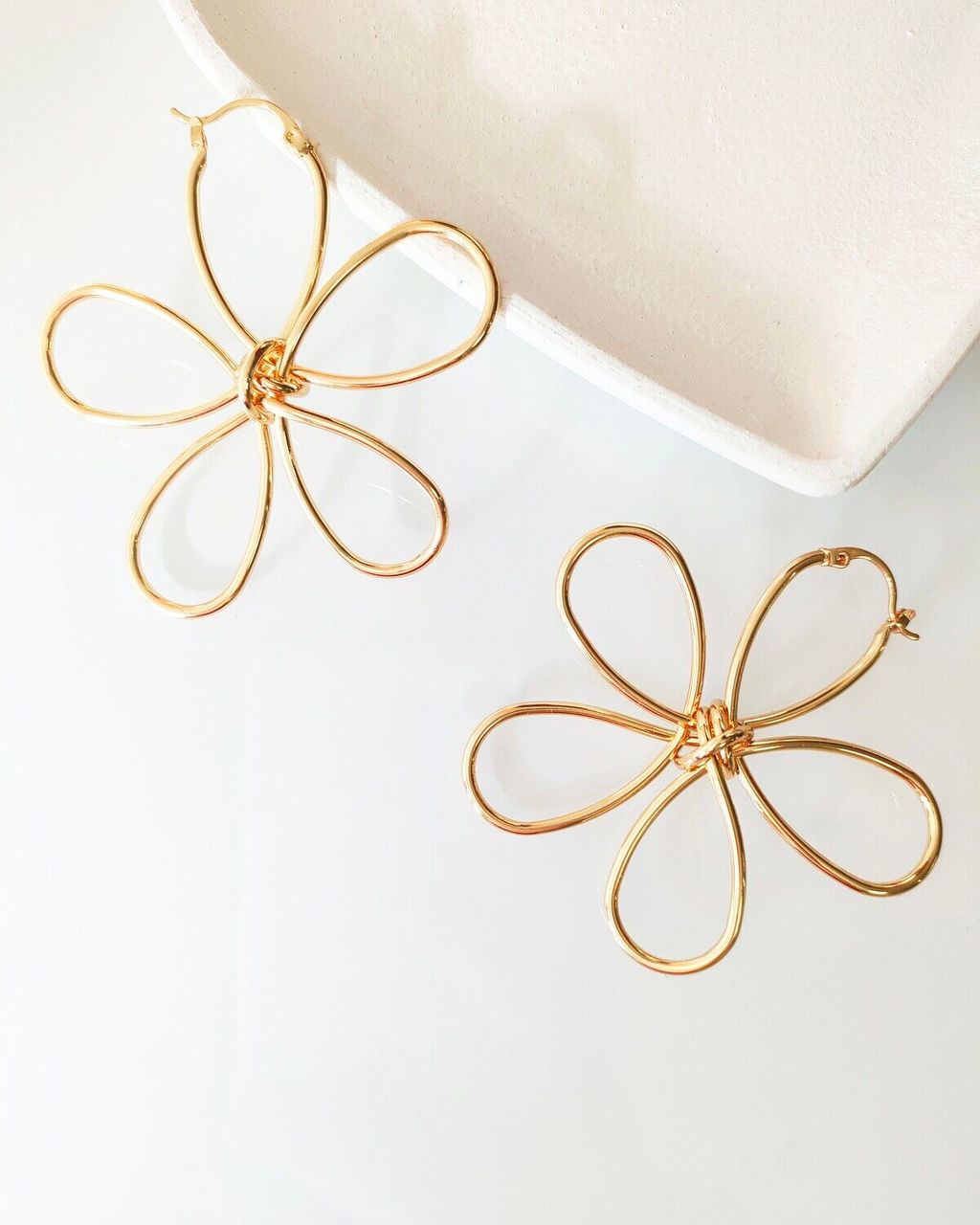 Стильные серьги