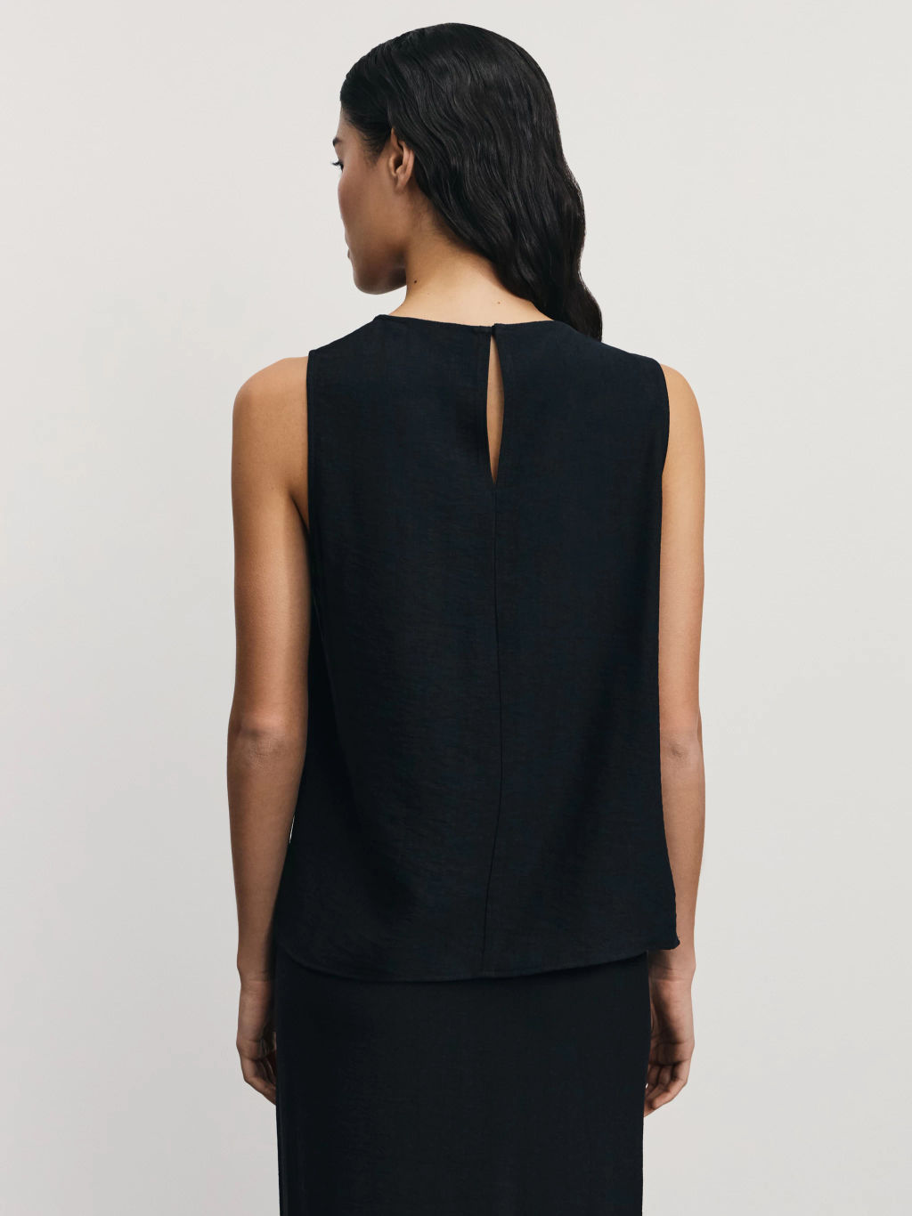 Блузка-топ с декоративной брошью из вискозы / Zarina  фото 5