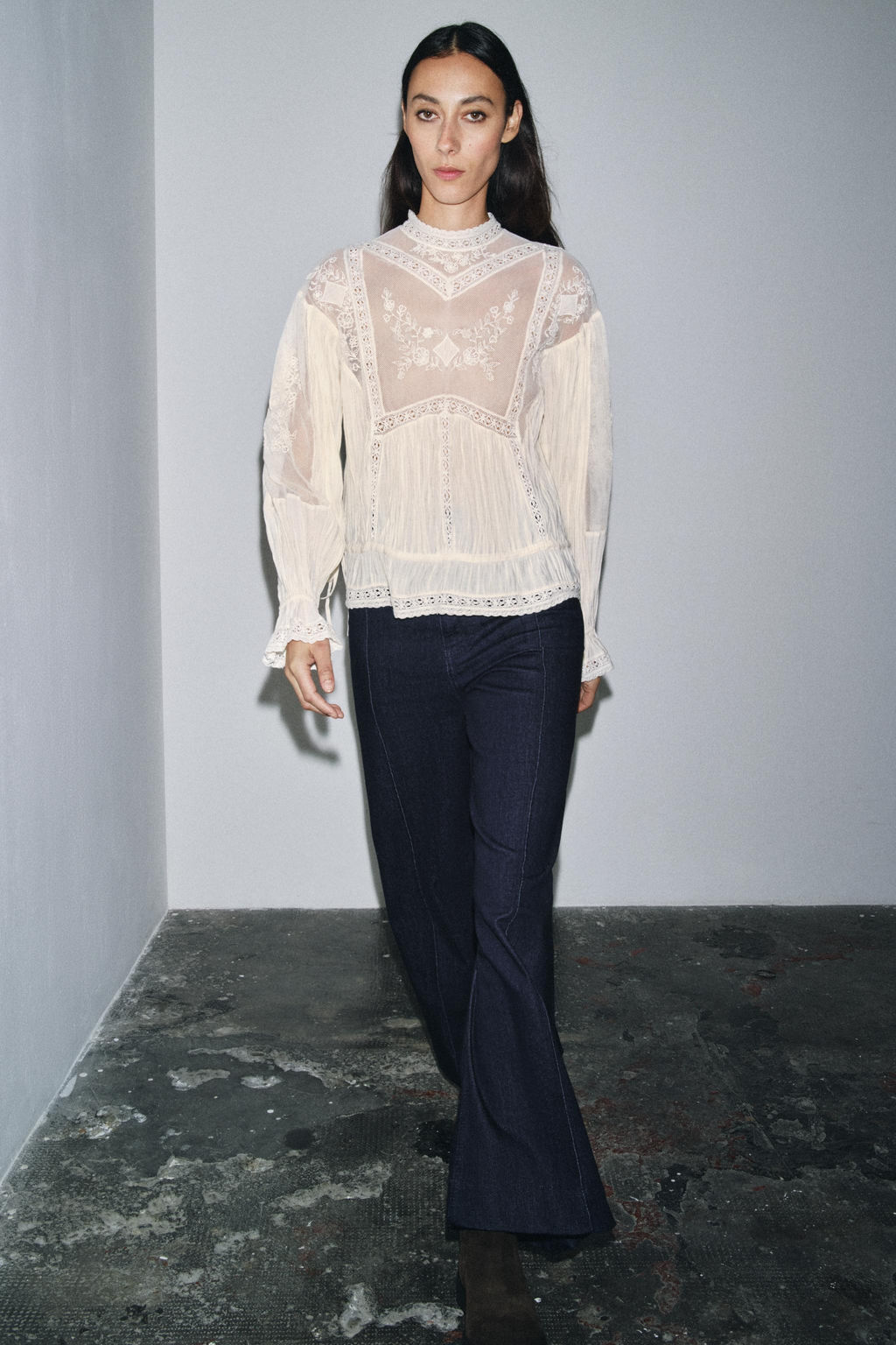ZW COLLECTION ROMANTIC EMBROIDERED BLOUSE - Zara фото 3