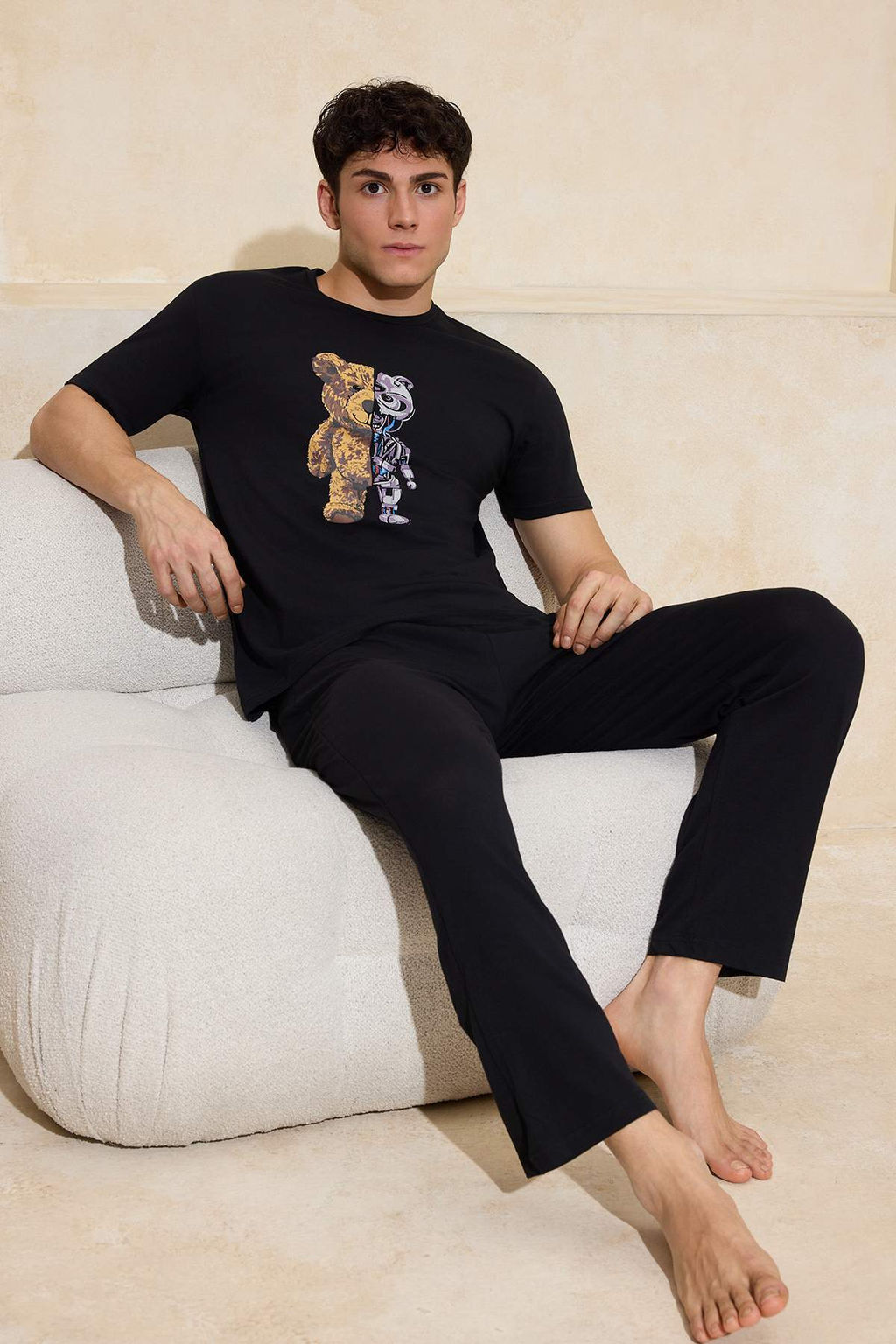 Siyah Regular Kesim Pamuklu K?sa Kollu Ust Robot Bask?l? Cep Detayl? Pijama Tak?m? TMNSS26PT00005 - Trendyolmilla фото 4