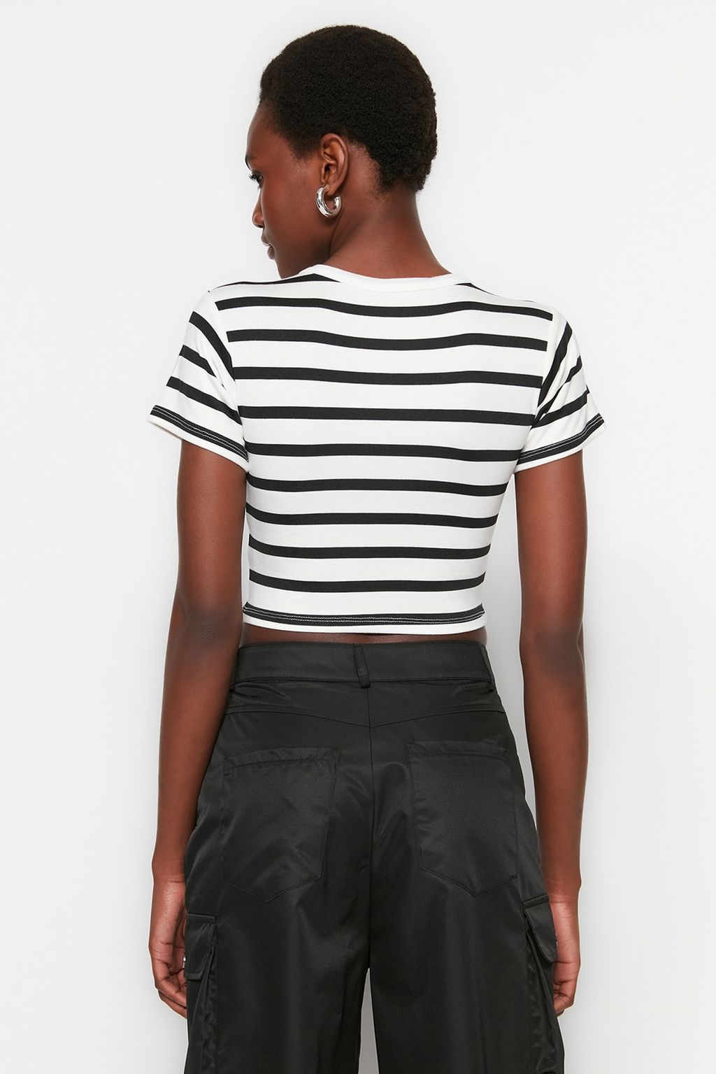 Trendyolmilla Premium Ekru-Ekru Kahverengi Cizgili 2li Paket Viskoz Crop Esnek Orme Bluz TWOSS23BZ00194  фото 17