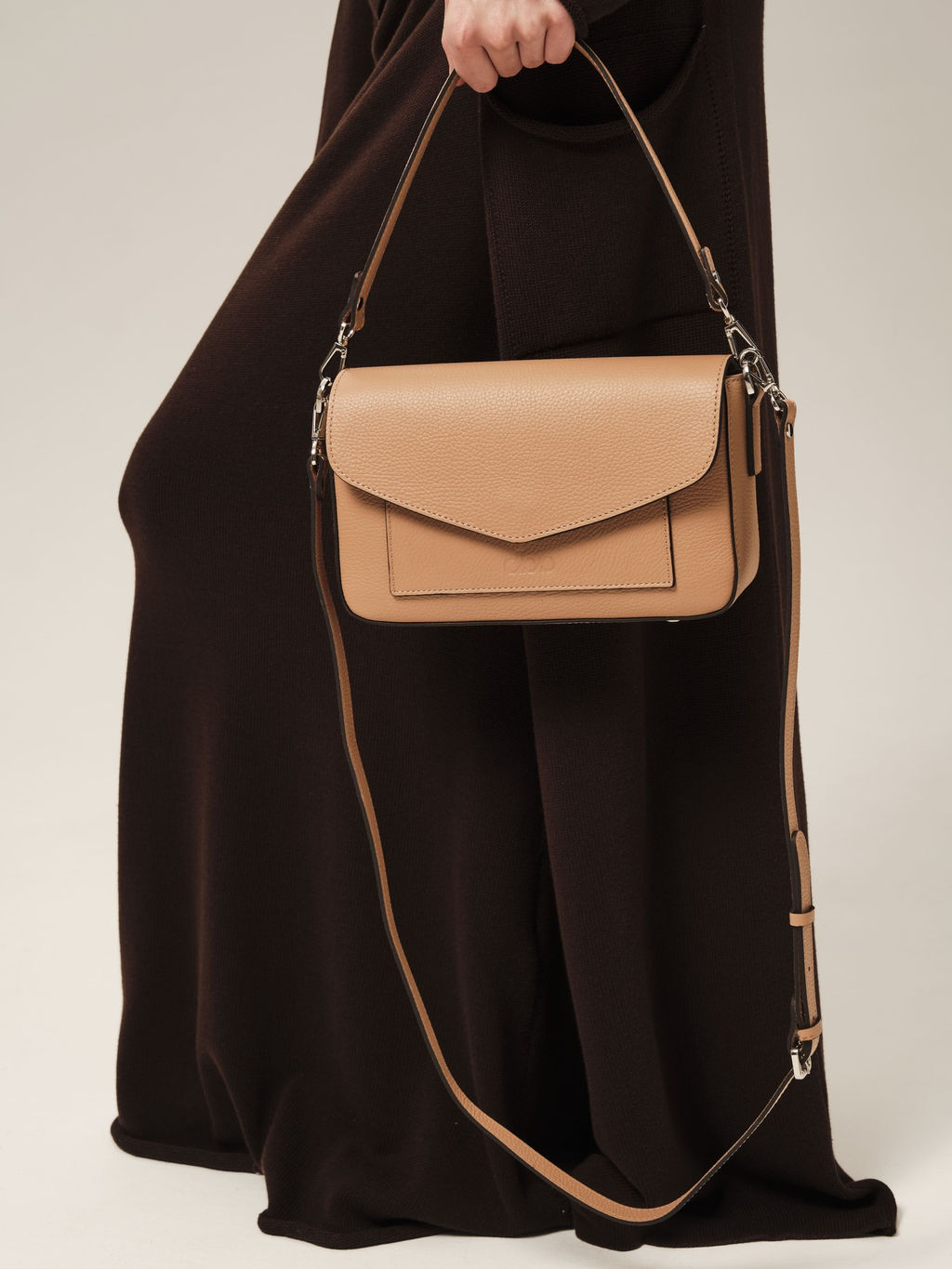 Кожаная сумка Rosie DBR 31158 бежевая нуга