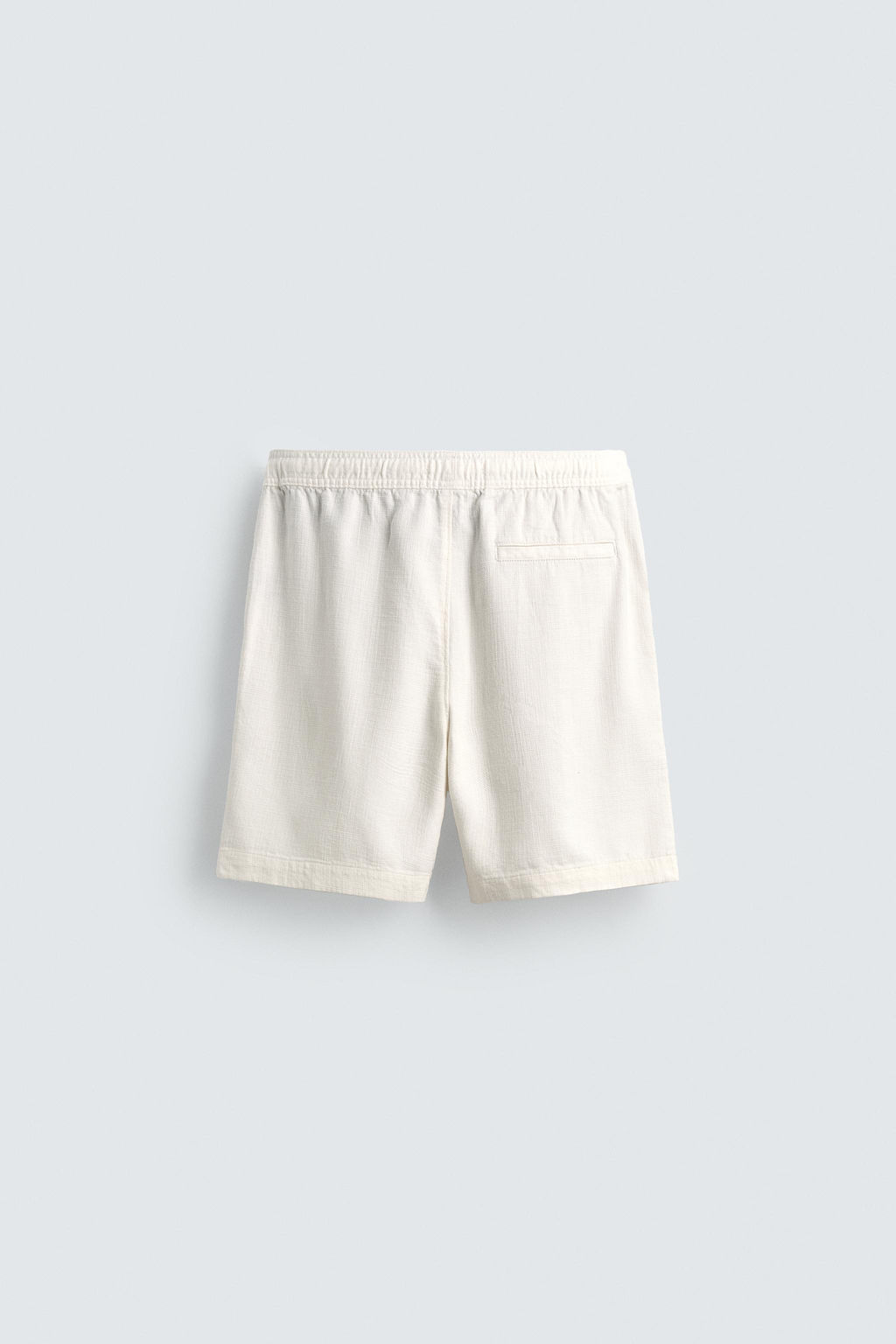 BERMUDA REGULAR FIT ESTRUCTURA / Blanco roto