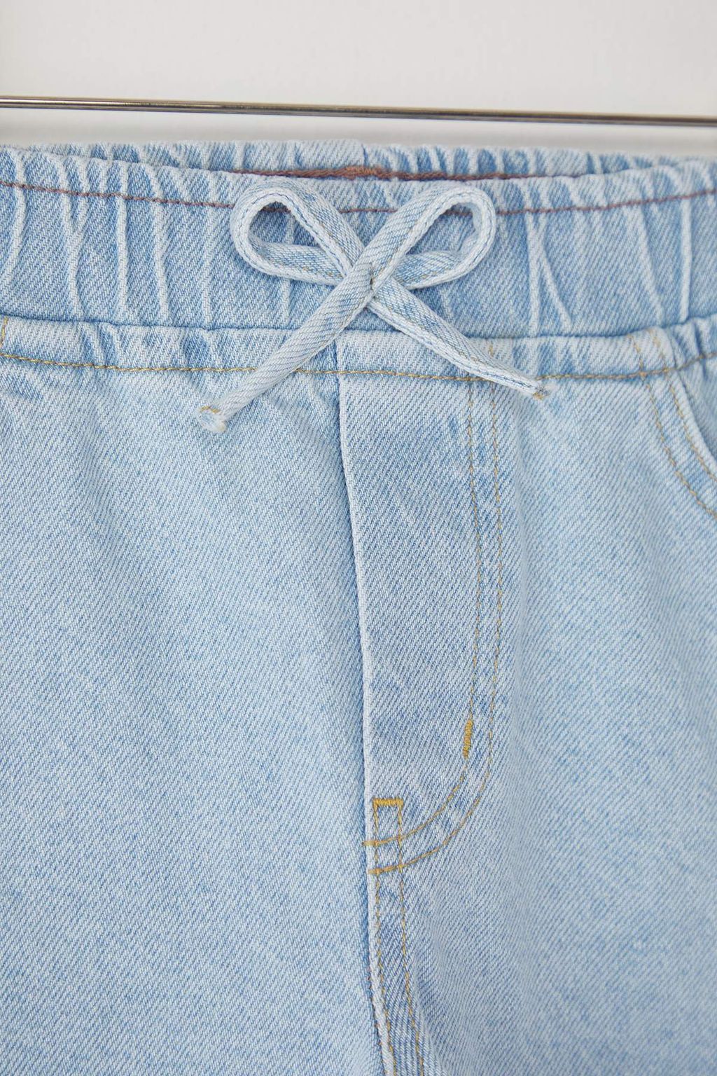 Ac?k Mavi K?z Cocuk Pamuklu Lastikli Denim Sort TKDSS25SR00018