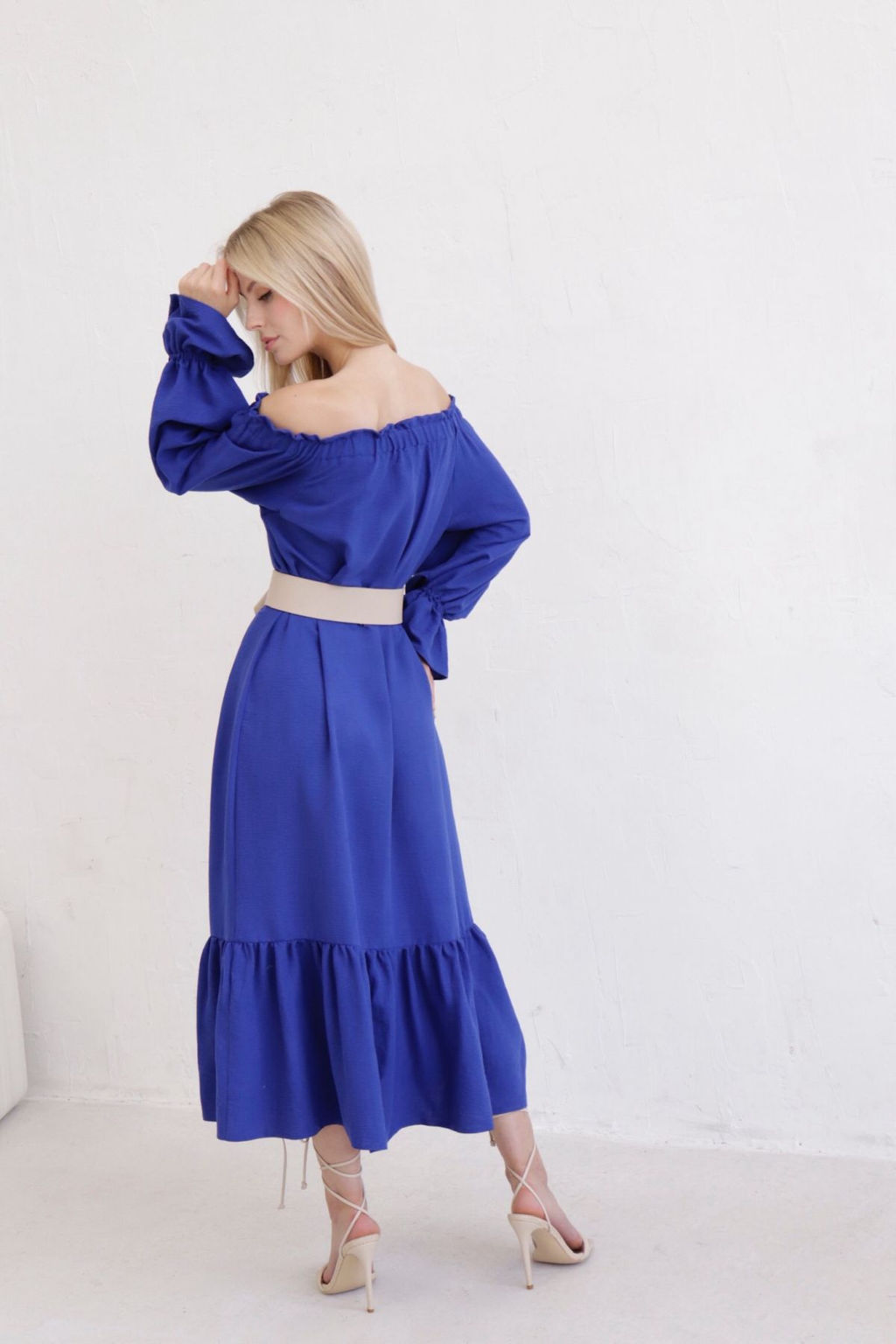 Длинное платье с открытыми плечами синее - Martichelli фото 6