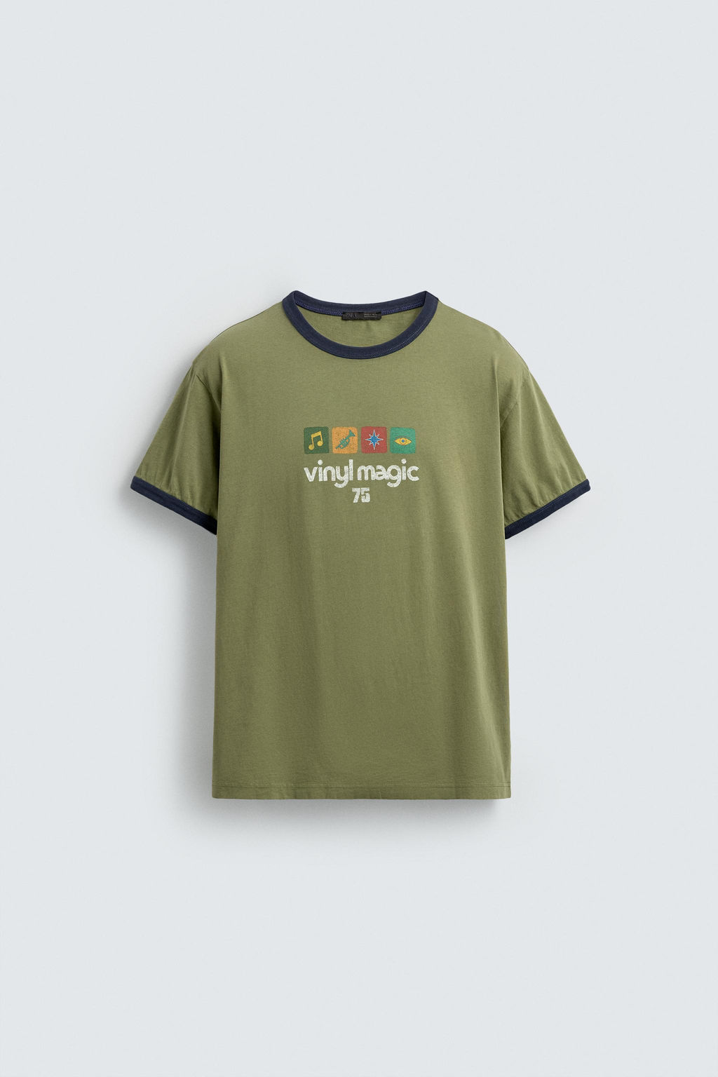 CAMISETA RIB CONTRASTE ESTAMPADO LAVADO / Khaki