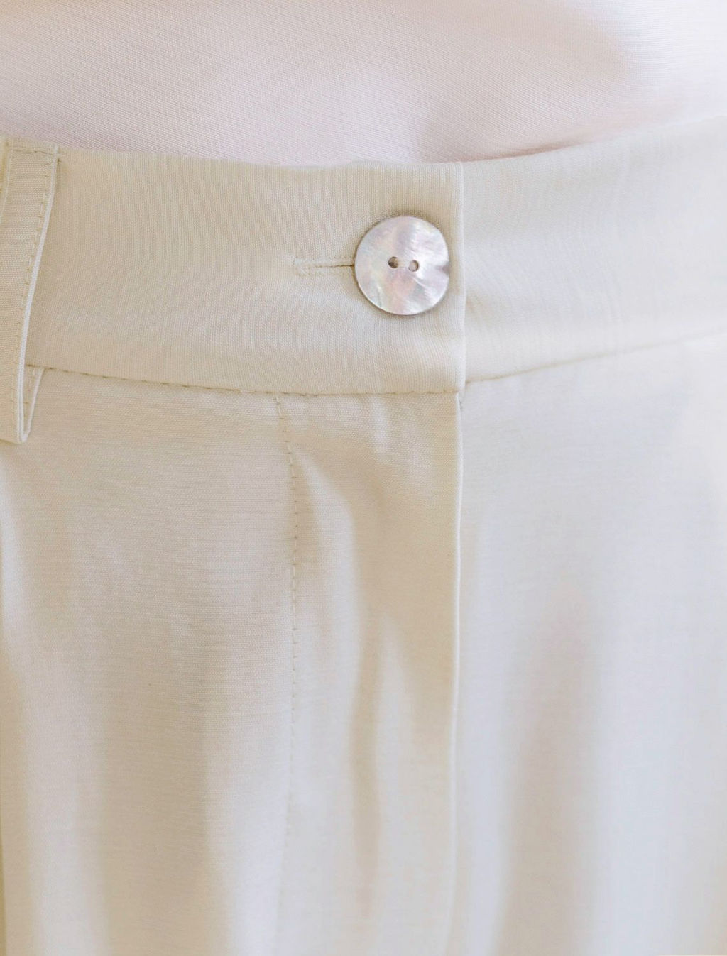 Брюки палаццо с защипами из плотного лиоцелла