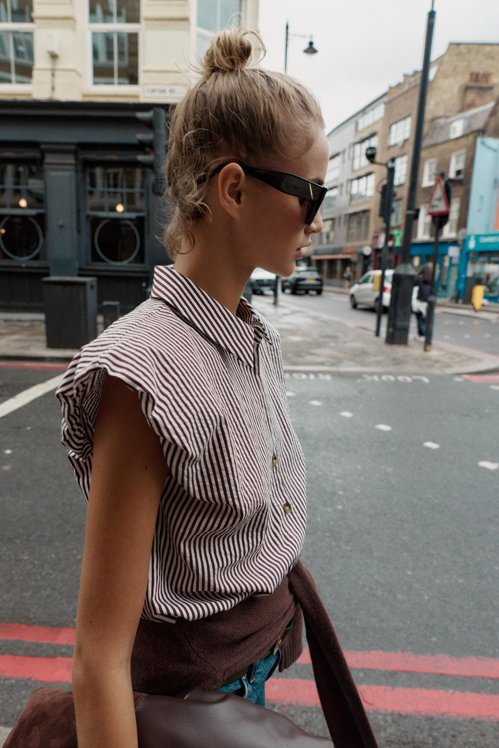 STRIPED SLEEVELESS SHIRT - Zara фото 5