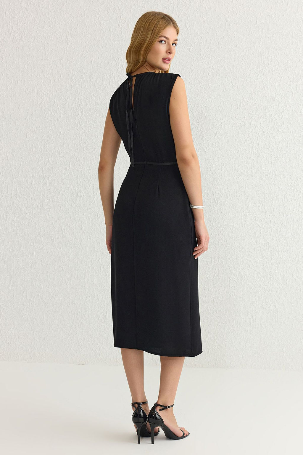 Siyah A Kesim Midi Dokuma Krep Elbise TWOSS25EL00013