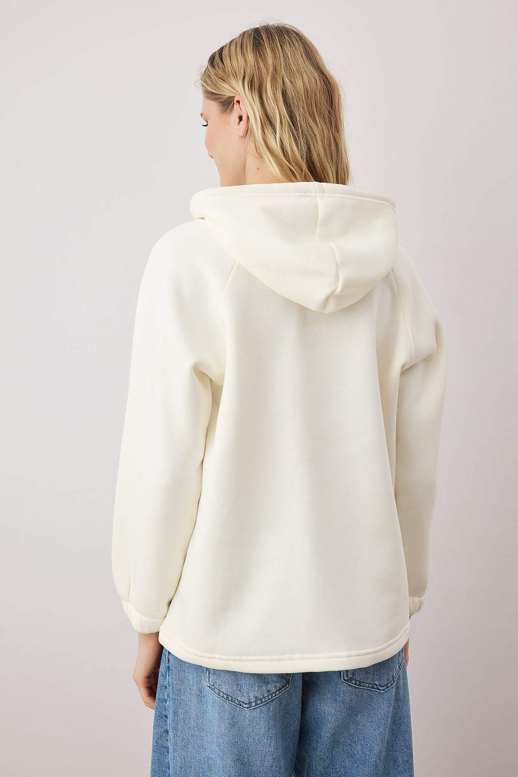 Ekru Kal?n Ici Polarl? Kapusonlu Kordonlu Orme Sweatshirt TWOAW26SW00129 - Trendyolmilla фото 4