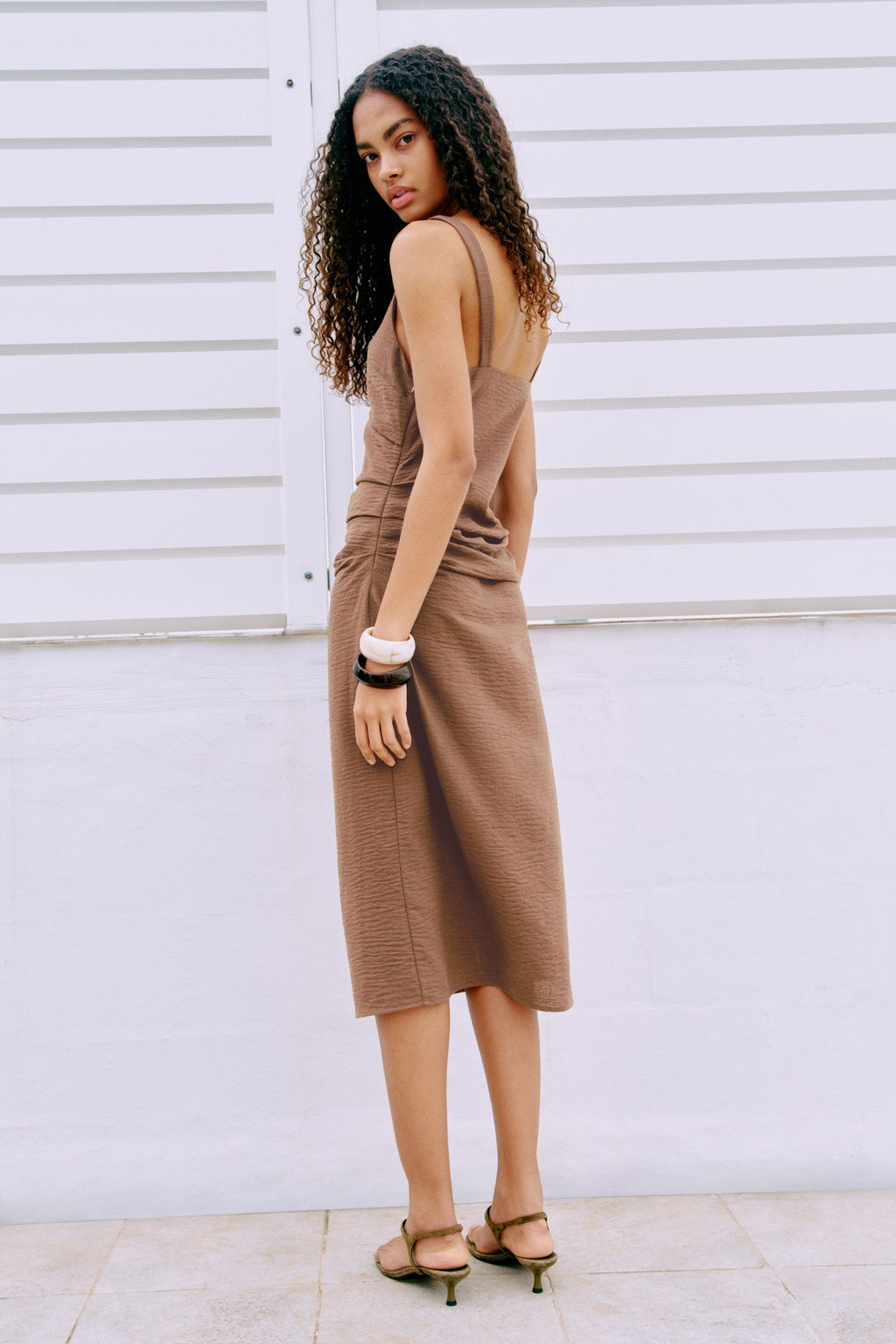Vestido cut-out en mezcla de lino - H&m фото 4