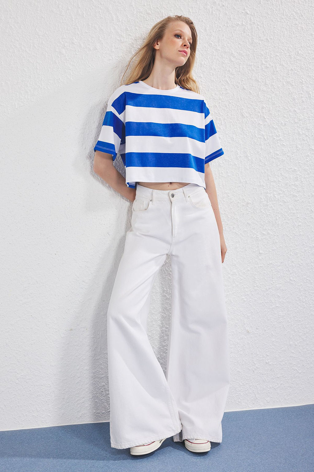 TRENDYOLMILLA Kahverengi Cizgili Bisiklet Yaka Loose Crop/Rahat K?sa Orme T-Shirt TWOSS25TS00193  фото 5